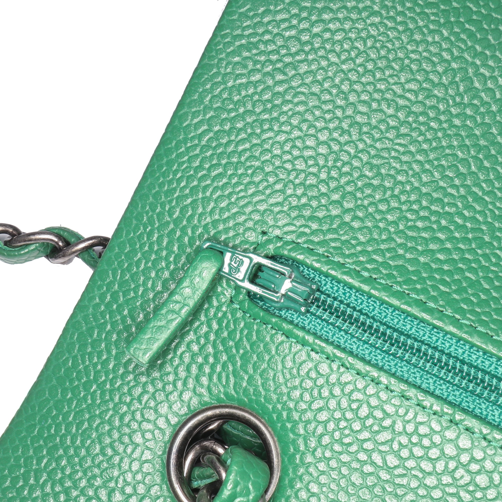 Medium Classic Caviar Double Flap