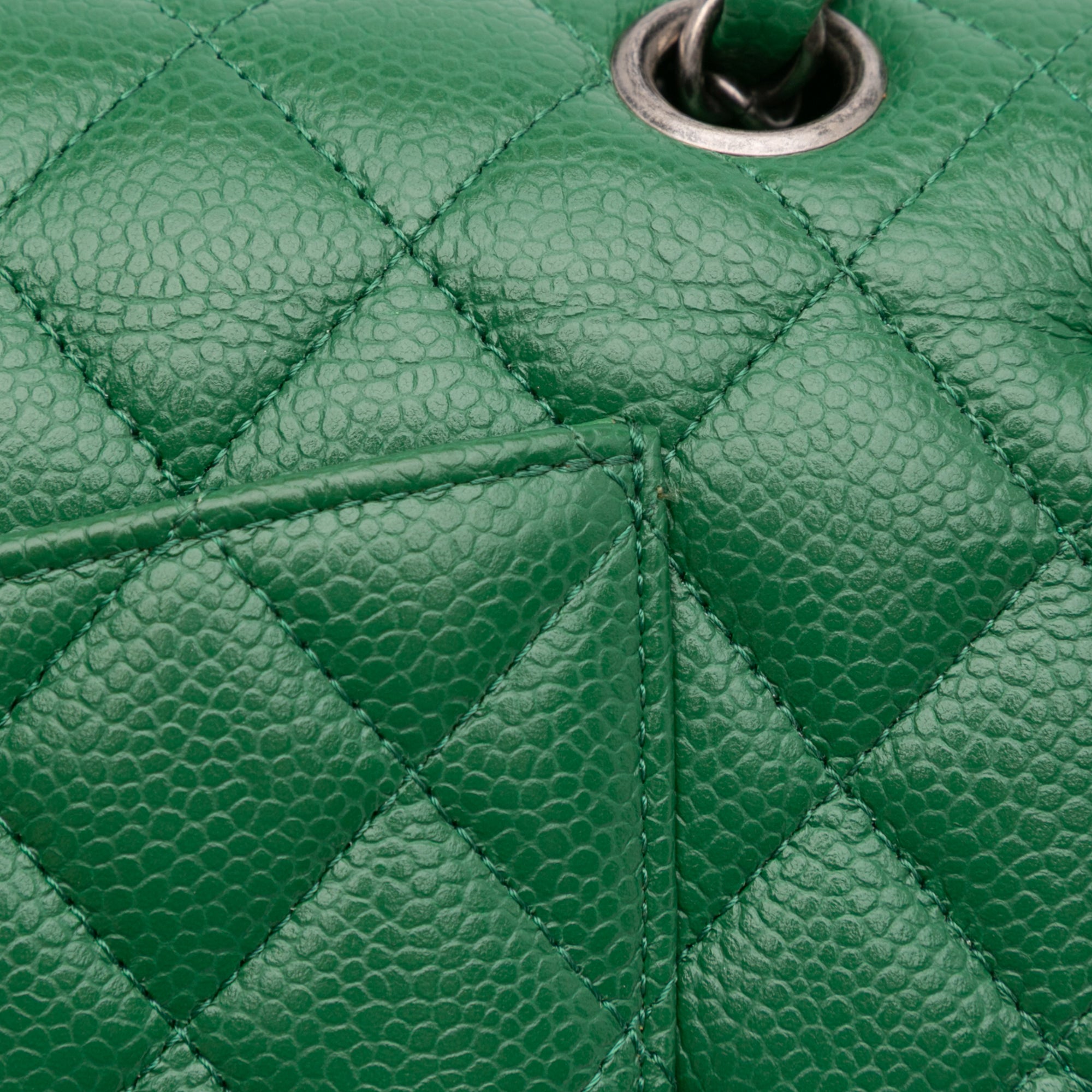 Medium Classic Caviar Double Flap
