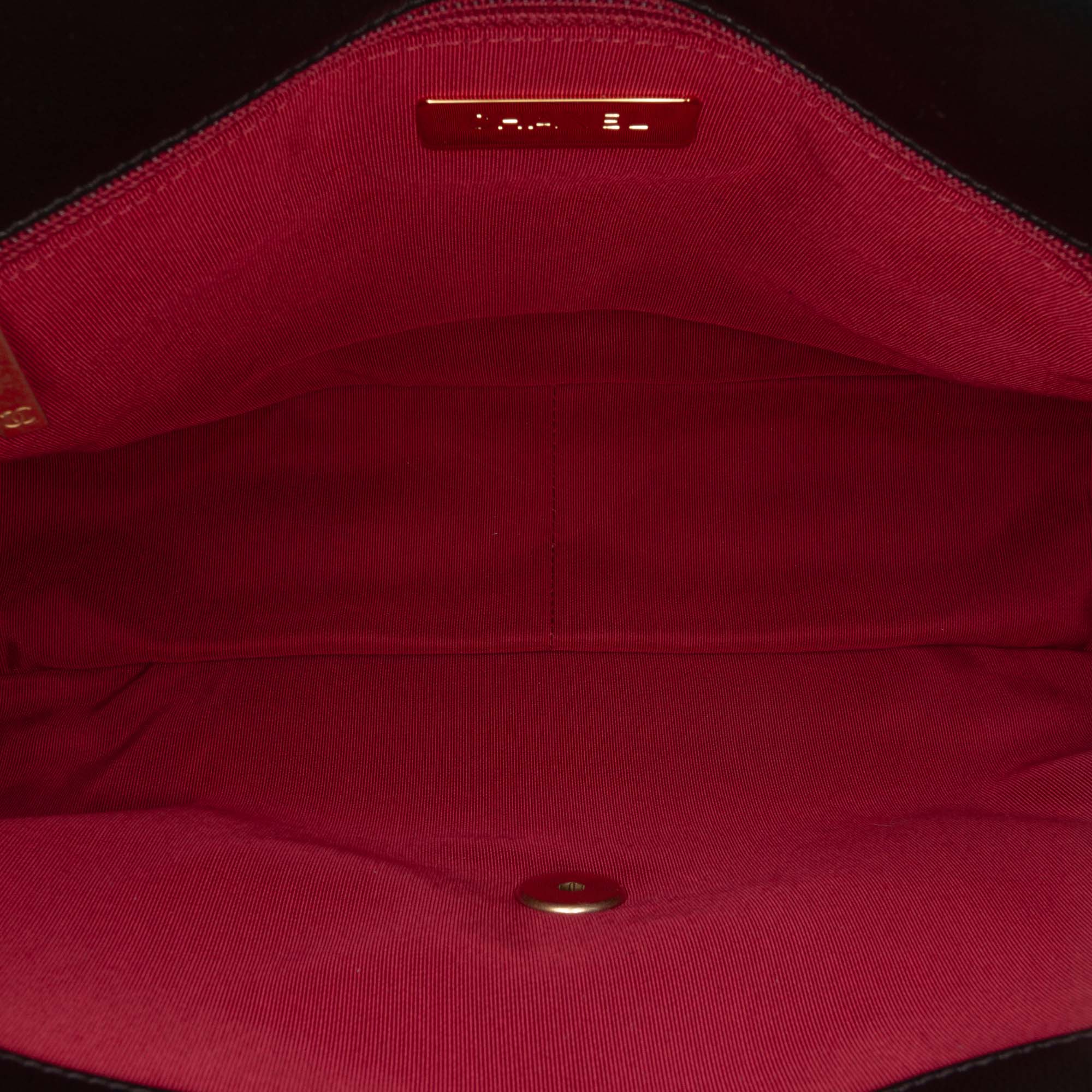 Maxi Lambskin 19 Flap