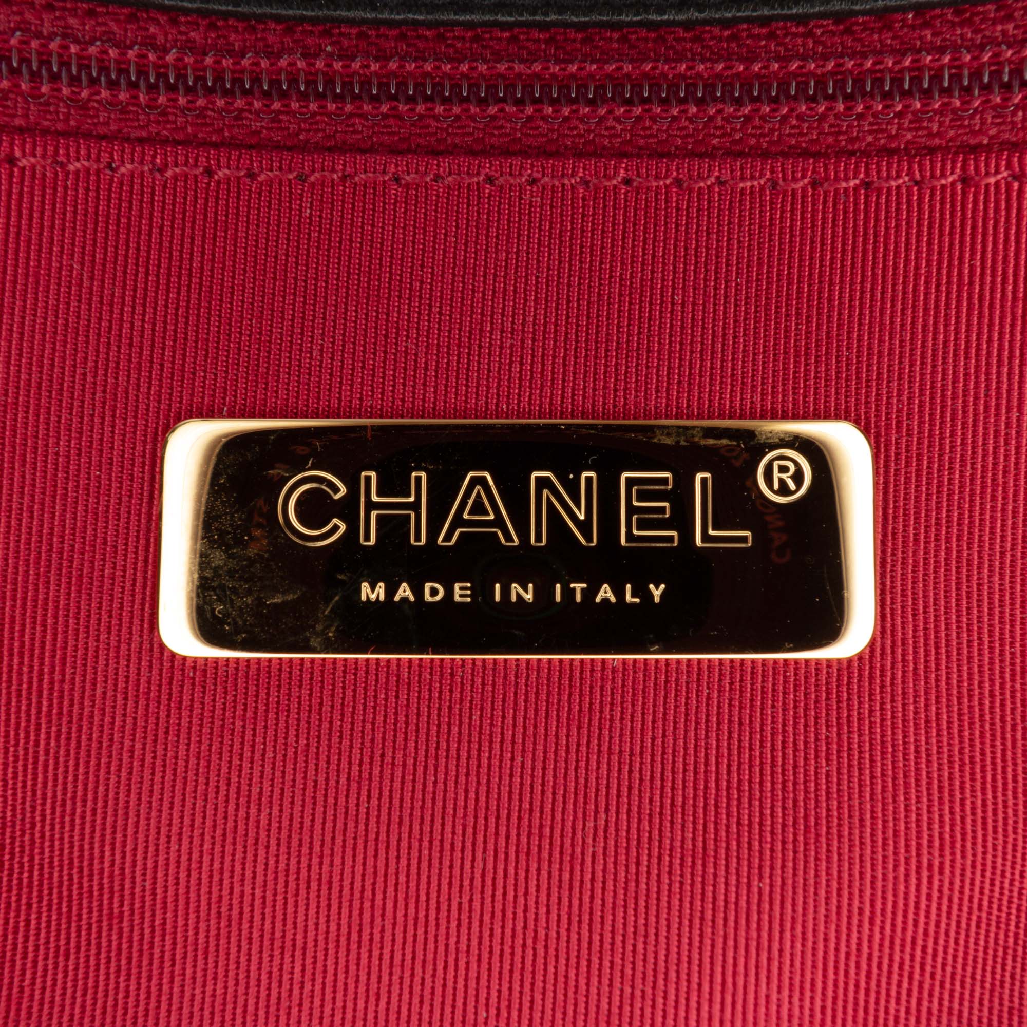 Maxi Lambskin 19 Flap