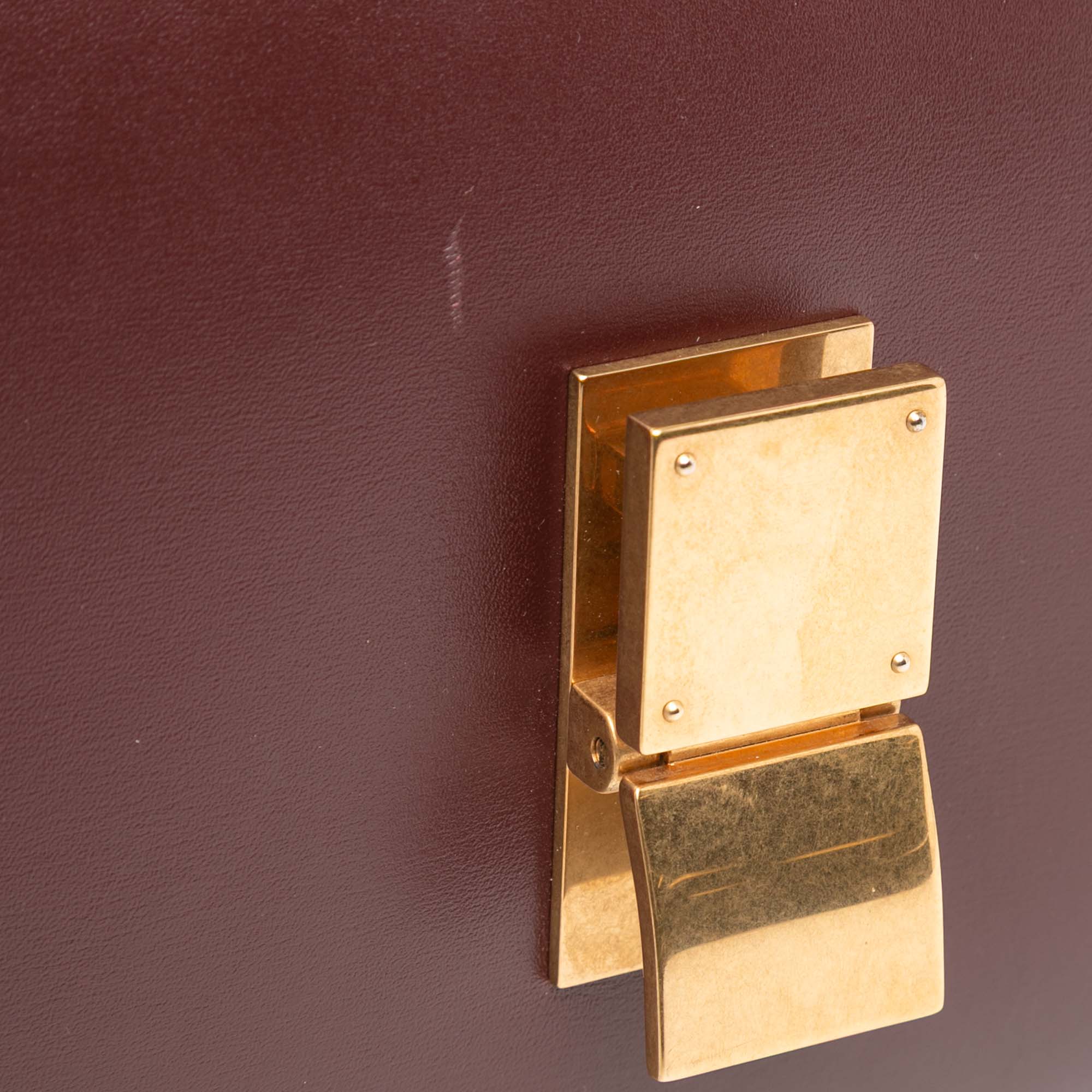 Medium Calfskin Classic Box