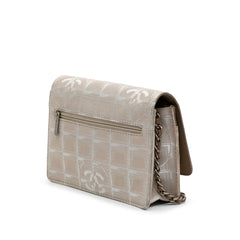 New Travel Line Nylon Wallet On Chain