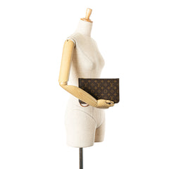 Monogram Neverfull Pouch