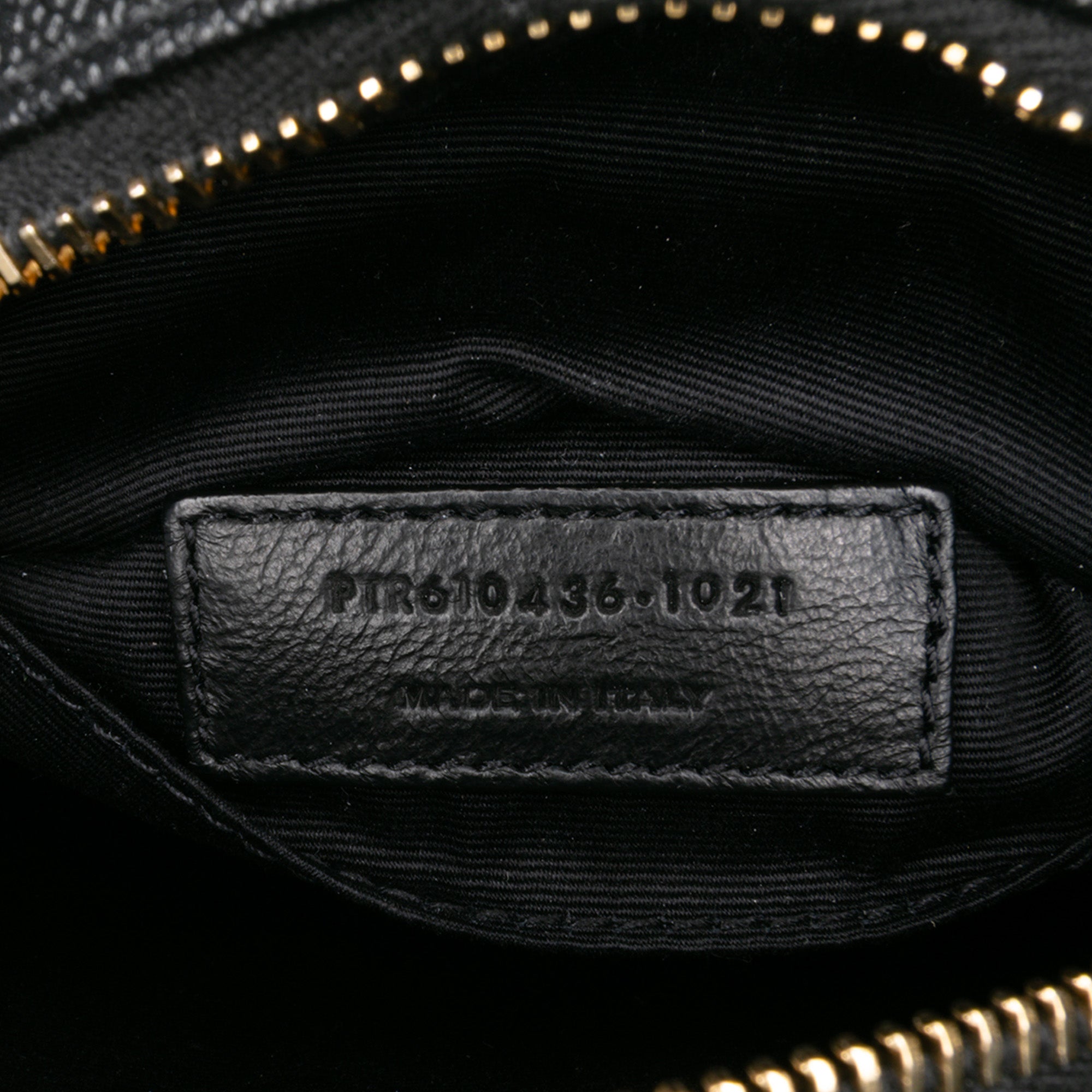 Grain De Poudre Chevron Round Vinyle Camera Bag