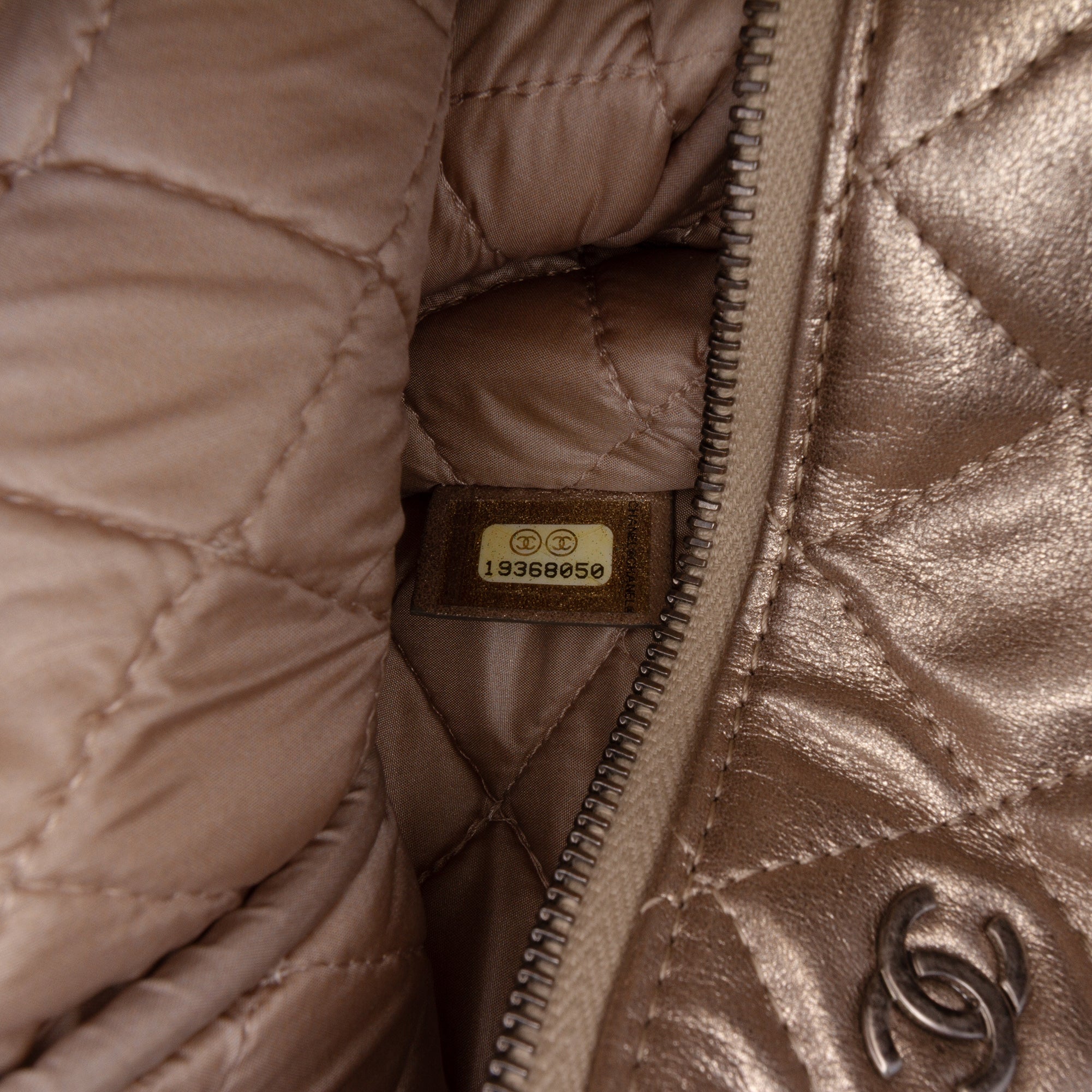 Large Quilted Metallic Lambskin O Case Clutch