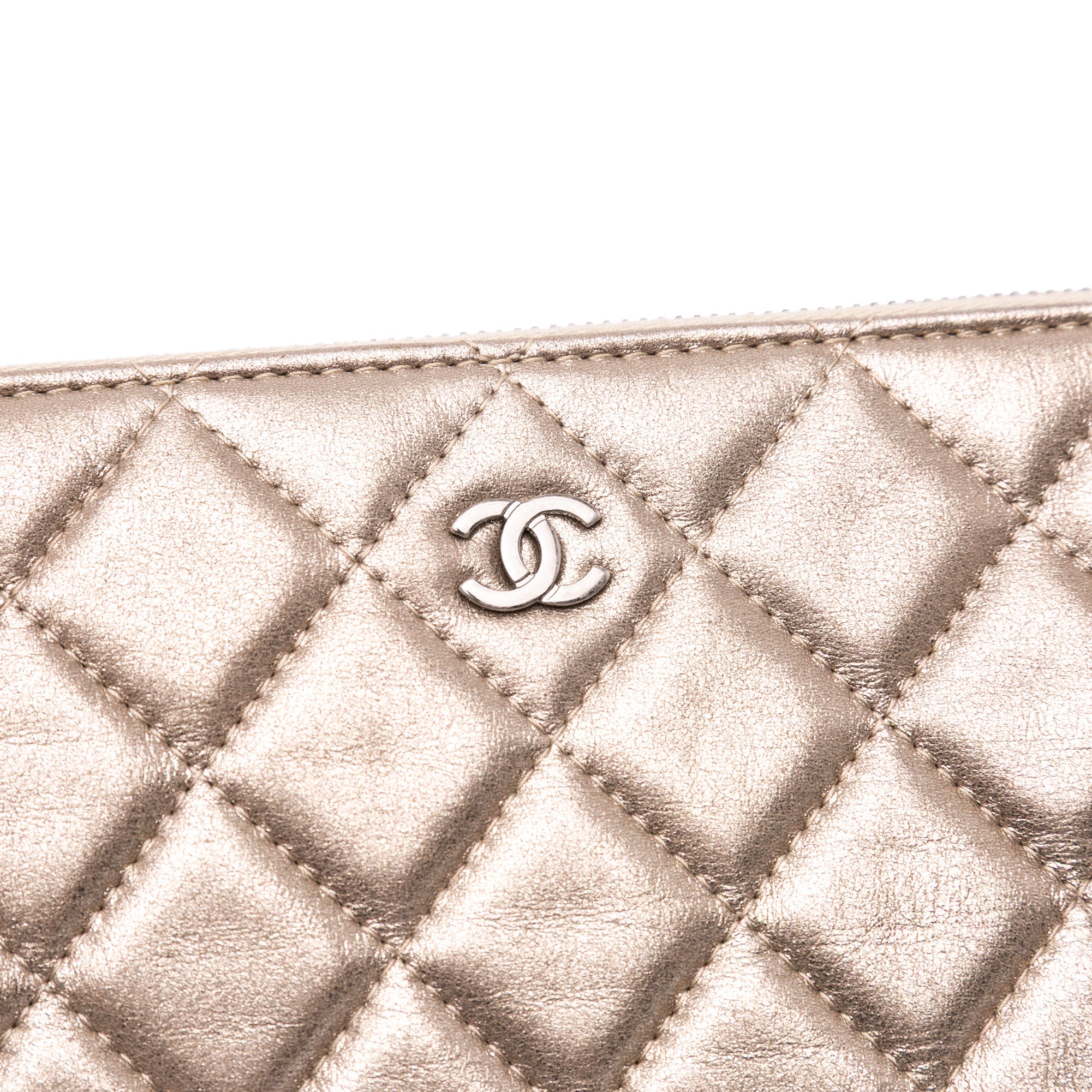 Large Quilted Metallic Lambskin O Case Clutch