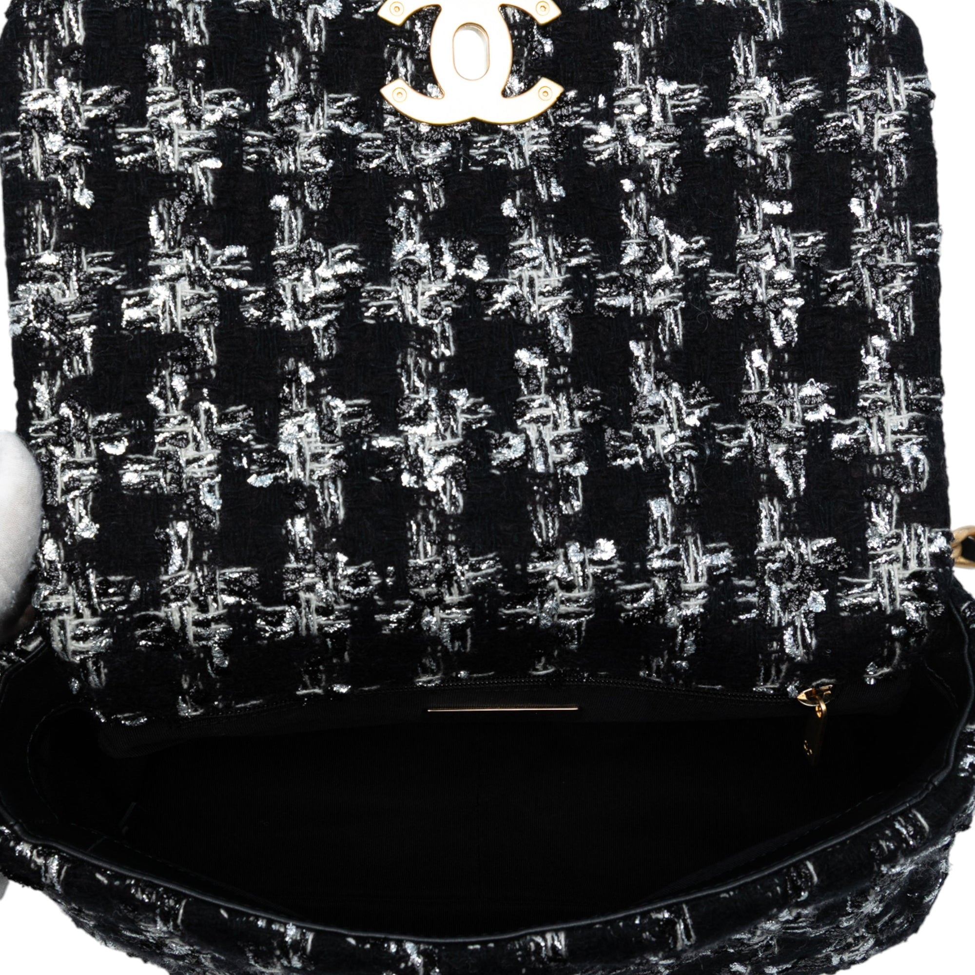 Medium Tweed 19 Flap