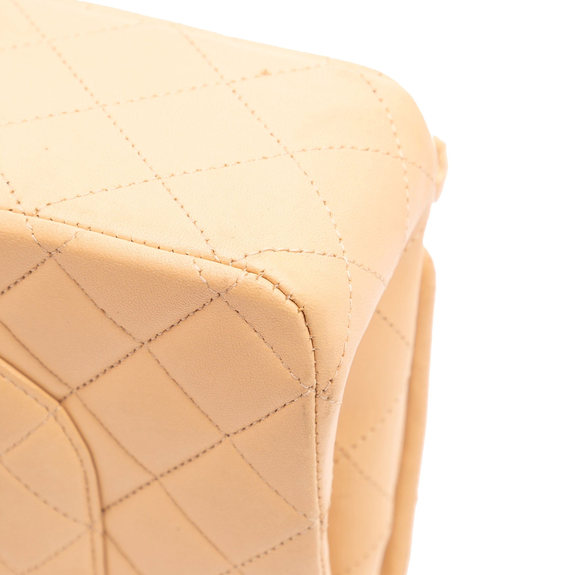 Medium Classic Lambskin Double Flap