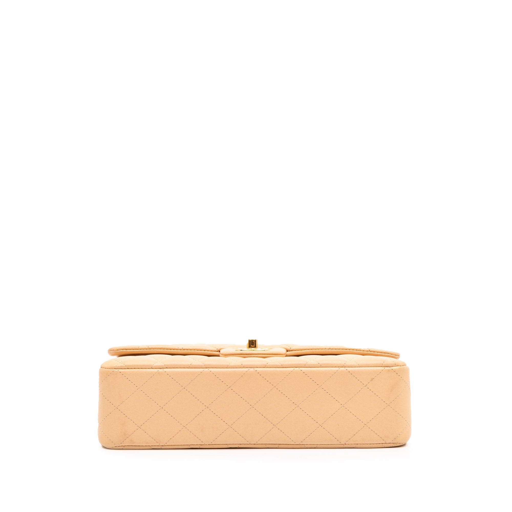 Medium Classic Lambskin Double Flap