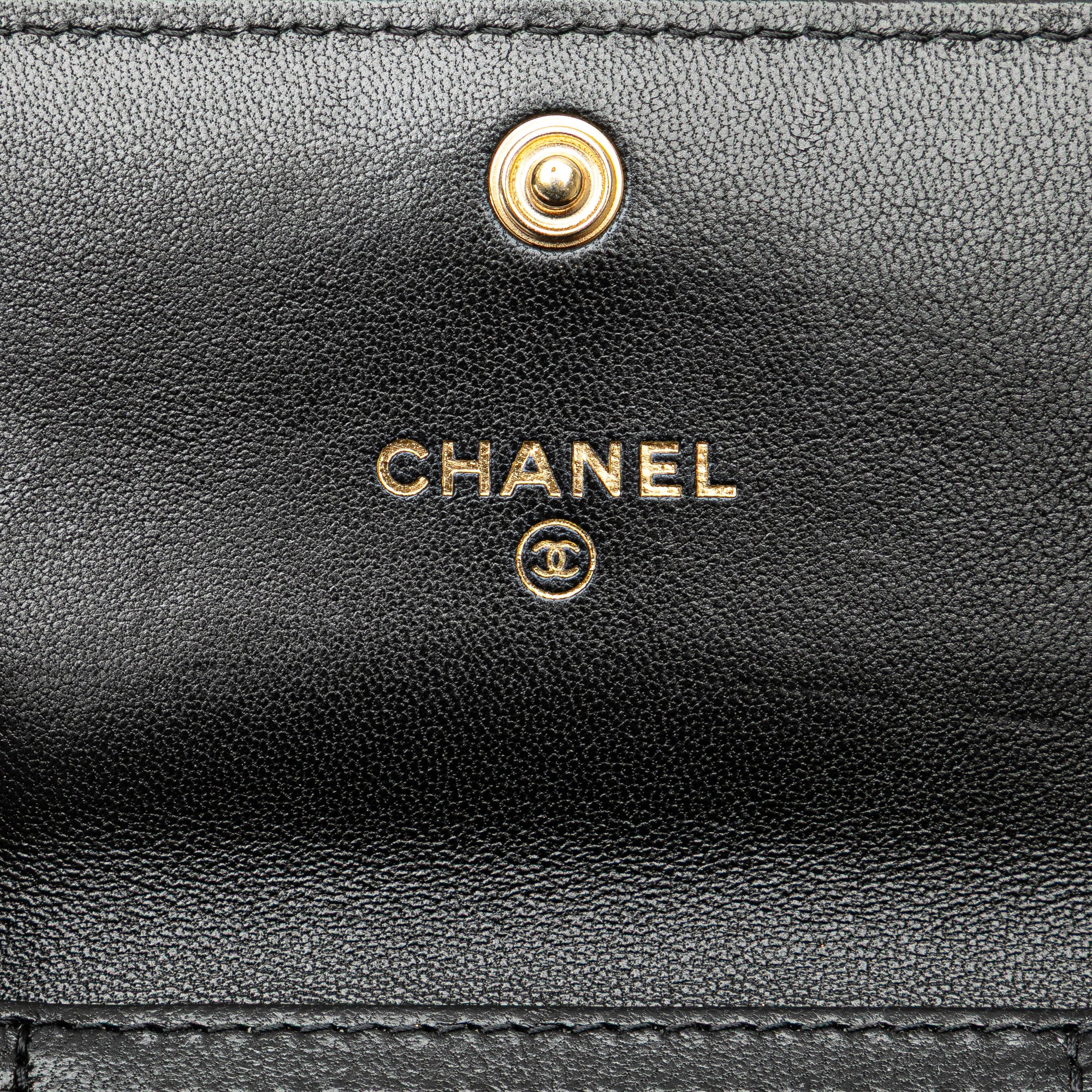Quilted Lambskin Chanel 19 Card Holder On Chain