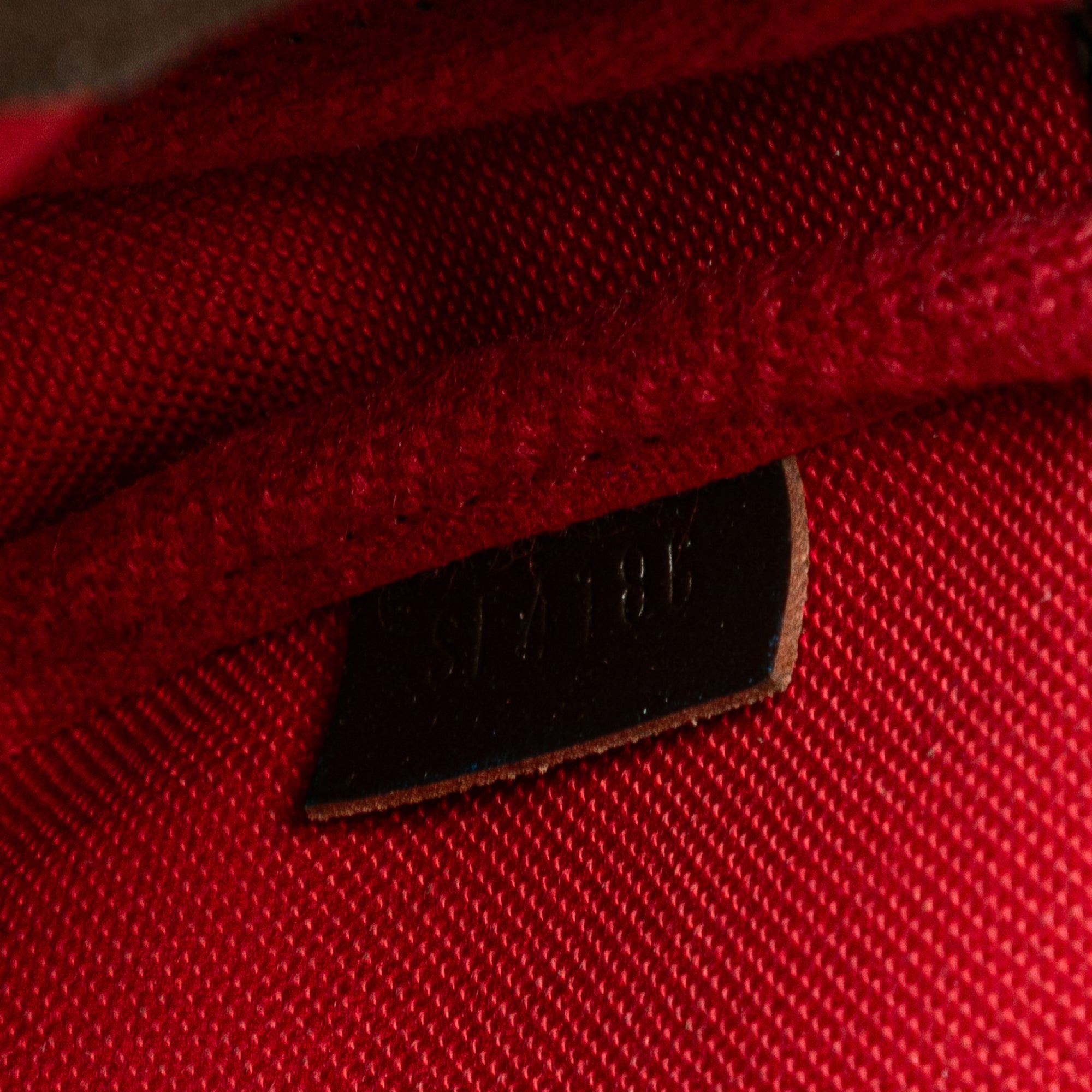 Damier Ebene Mini Pochette Accessoires