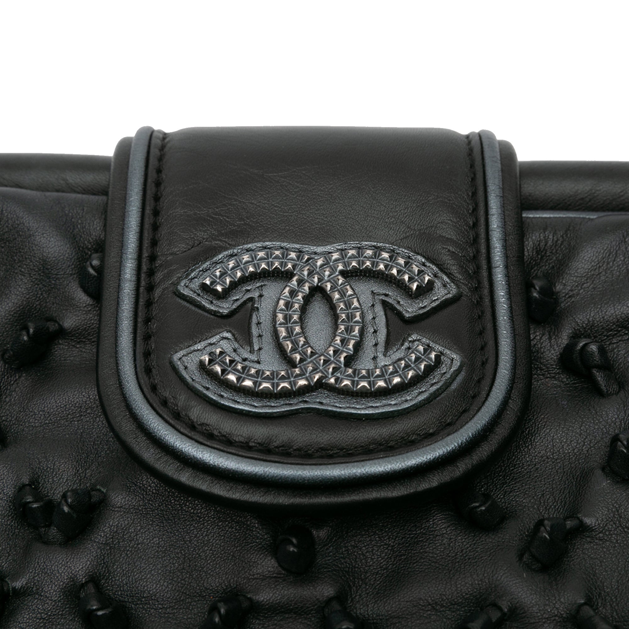 CC Lambskin Chic Knot Chain Clutch_9