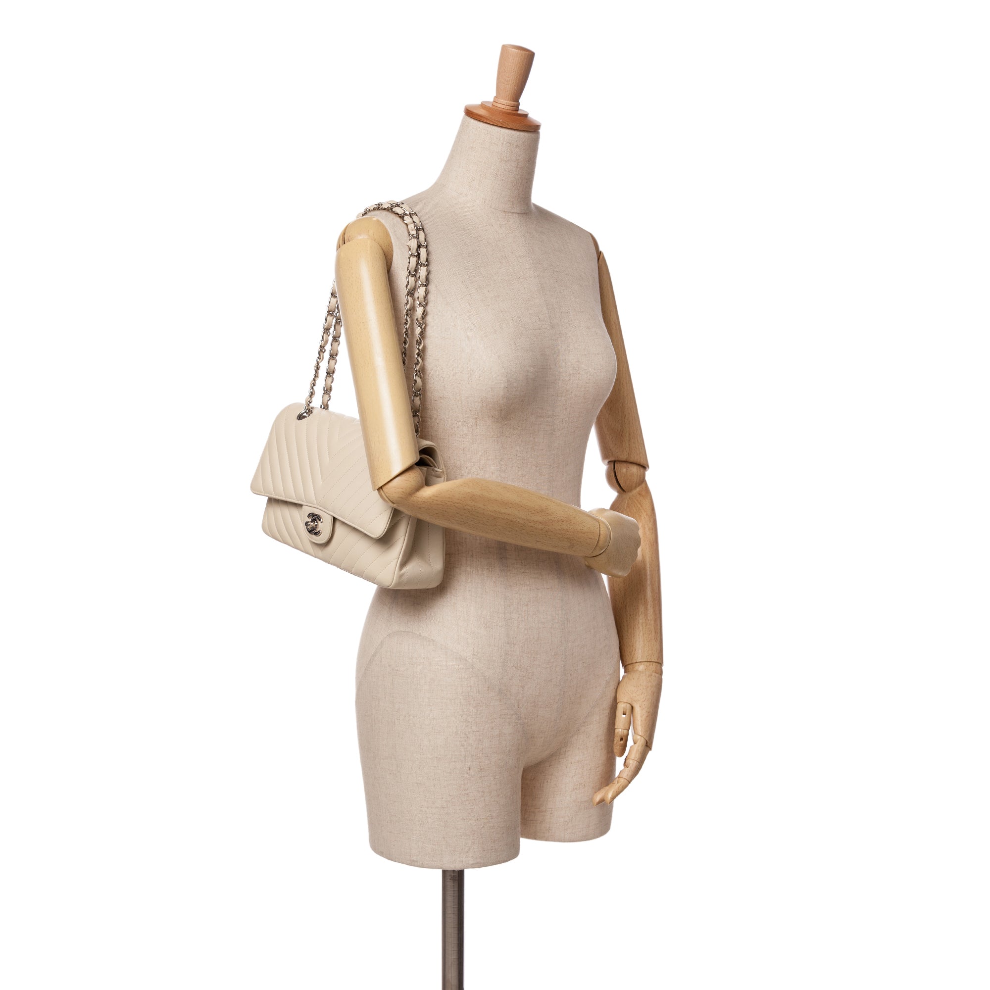 Medium Classic Chevron Lambskin Double Flap