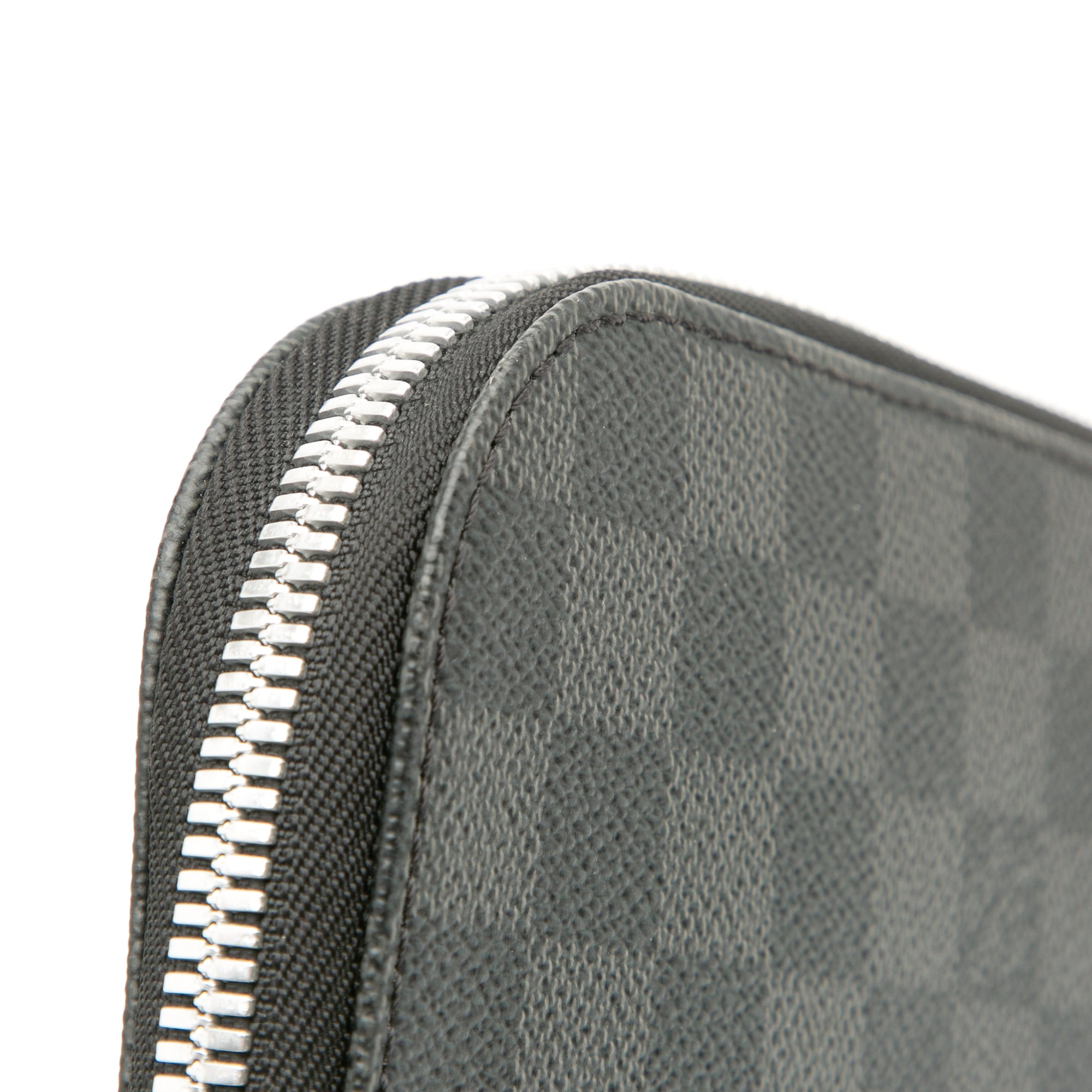 Damier Graphite Horizon Laptop Sleeve