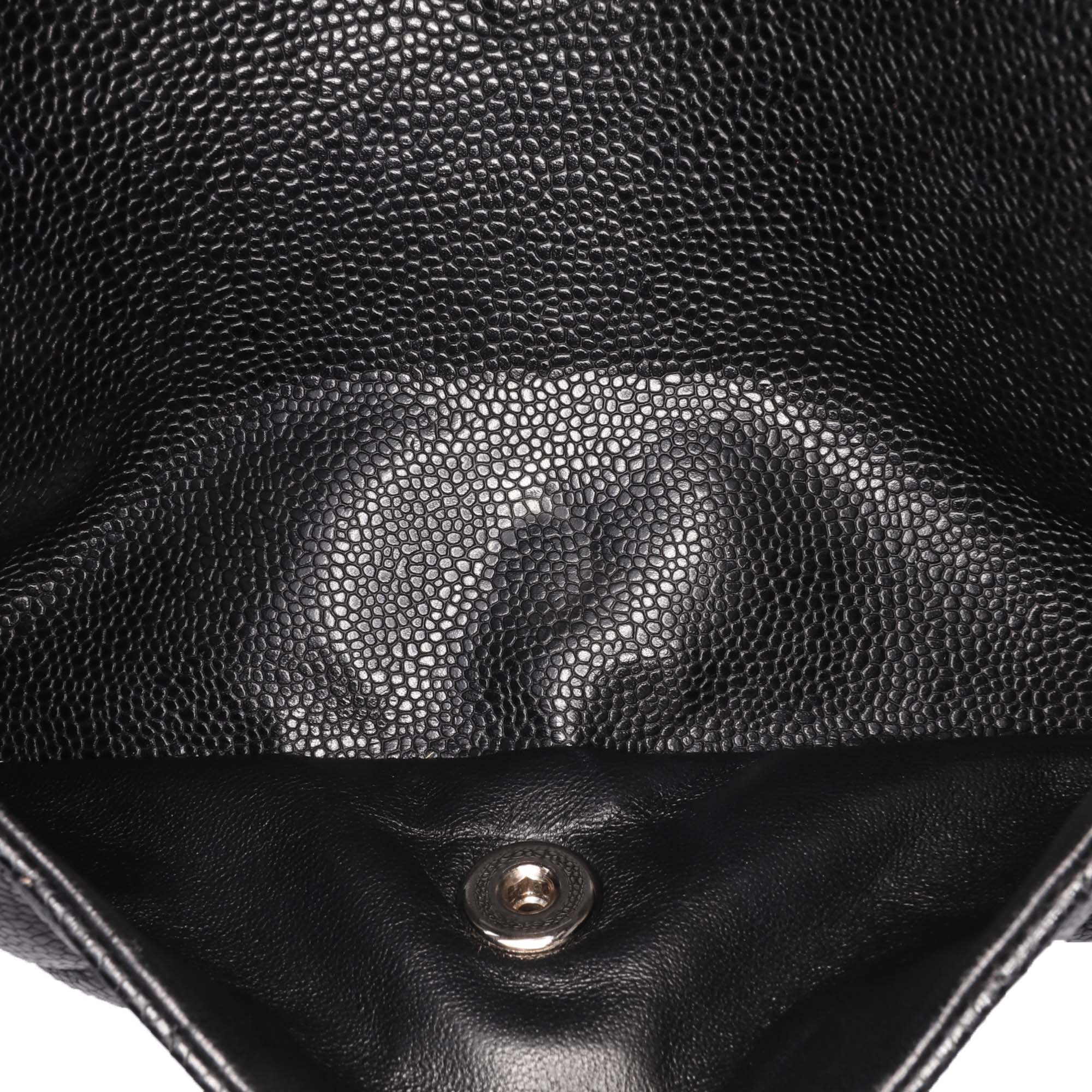Medium Classic Caviar Double Flap