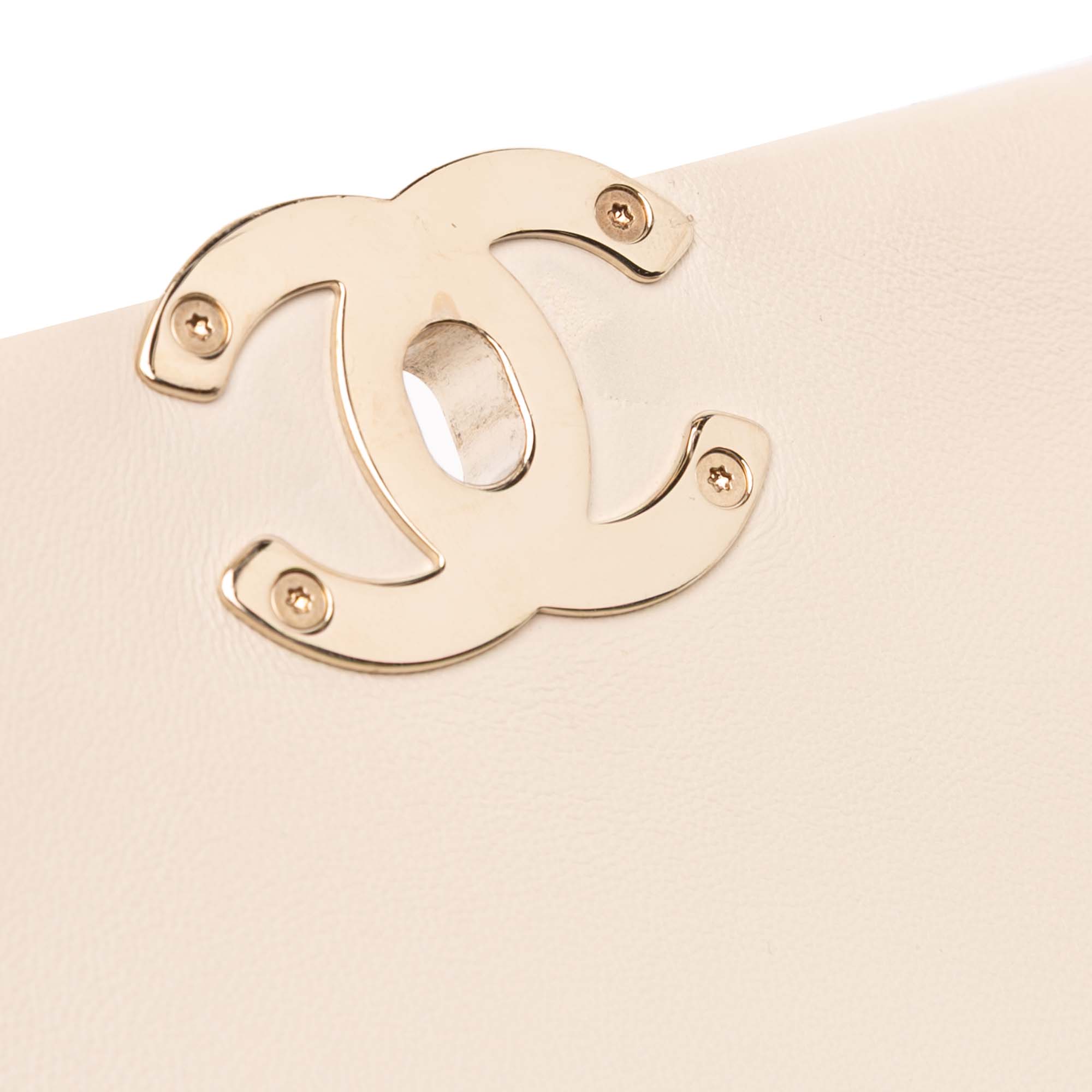 Medium Lambskin Twist Chain Enamel CC Flap