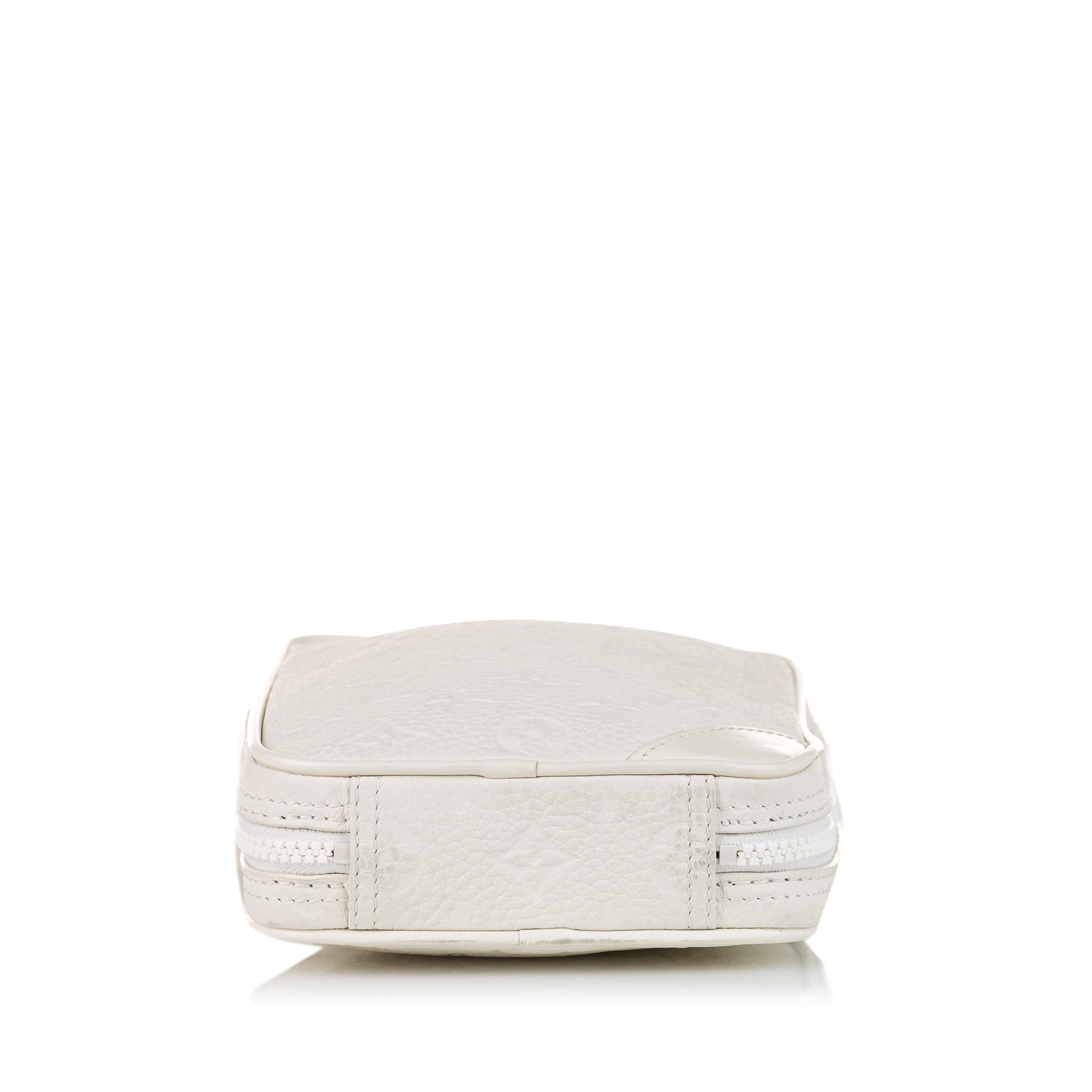 Monogram Taurillon Utility Side 