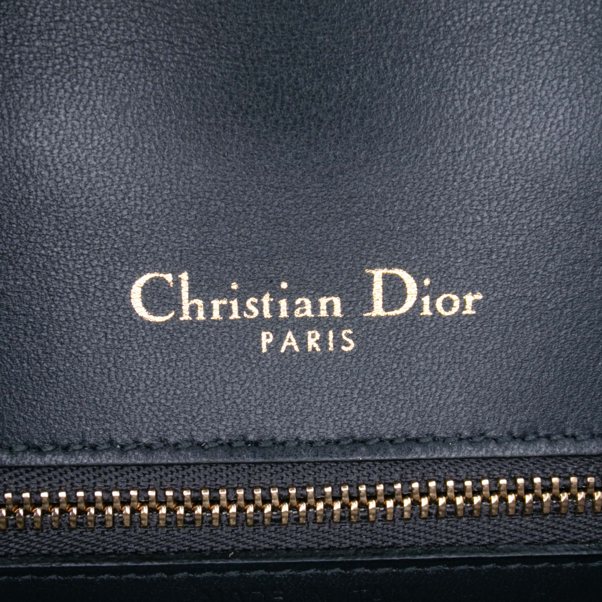 Small Metallic Patent Microcannage Diorama Flap