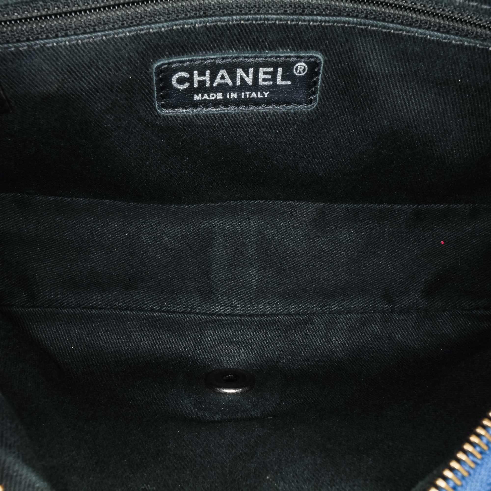 Jumbo Iridescent Quilted Caviar Easy Flap