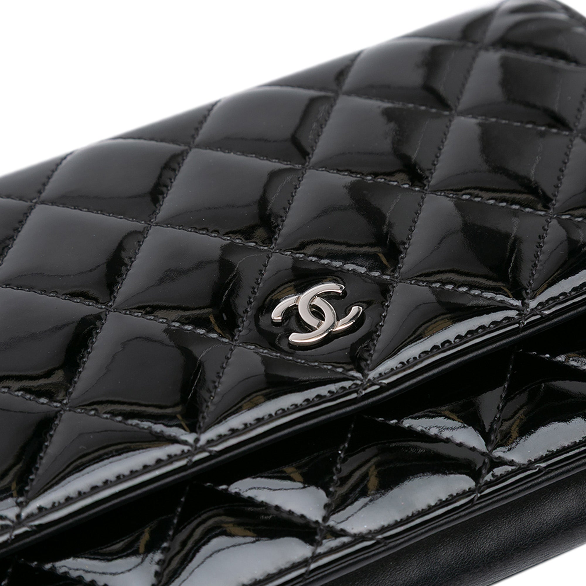 CC Quilted Patent Wallet On Chain