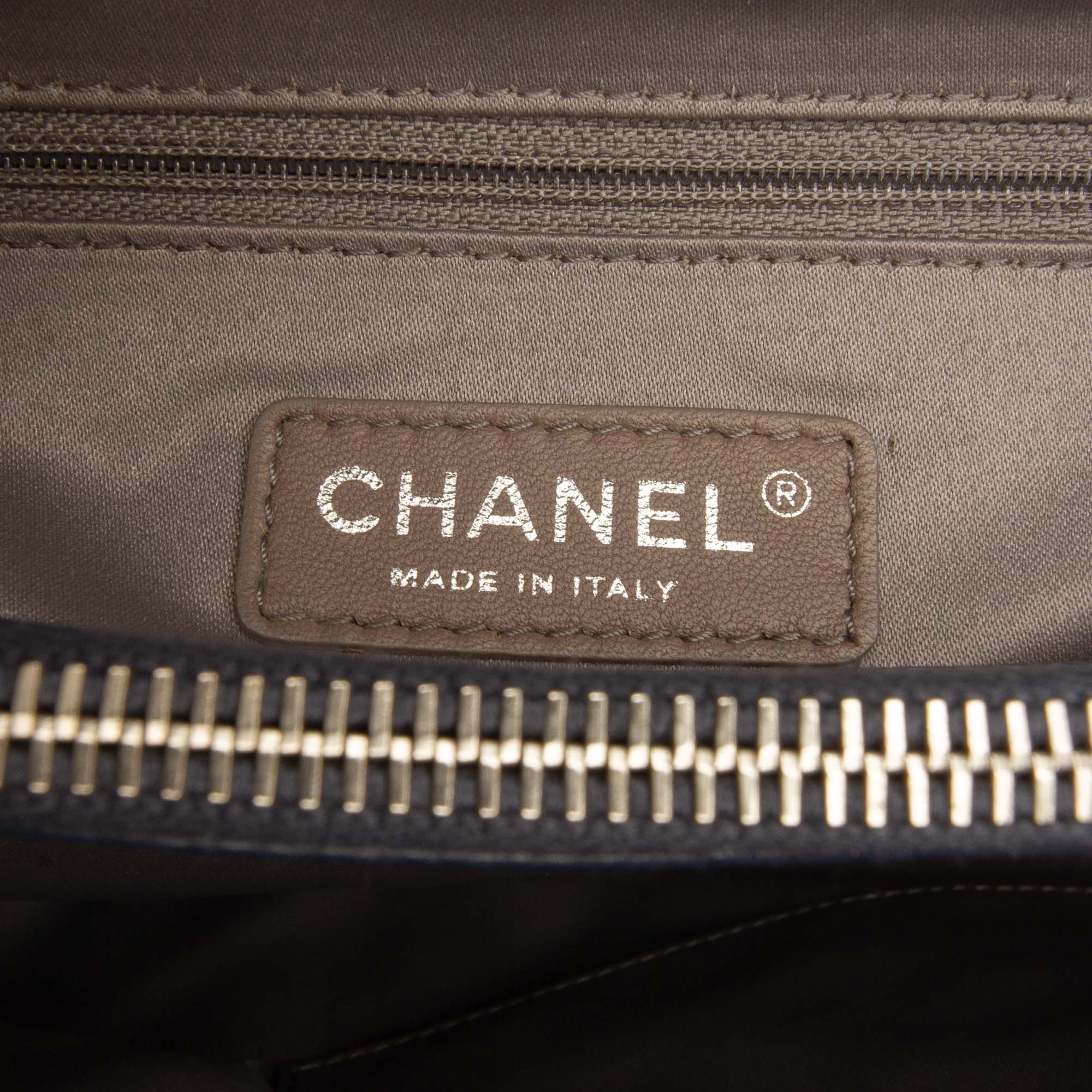 Caviar Grand Shopping Tote XL