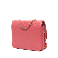 Quilted Caviar Golden Class Wallet On Chain