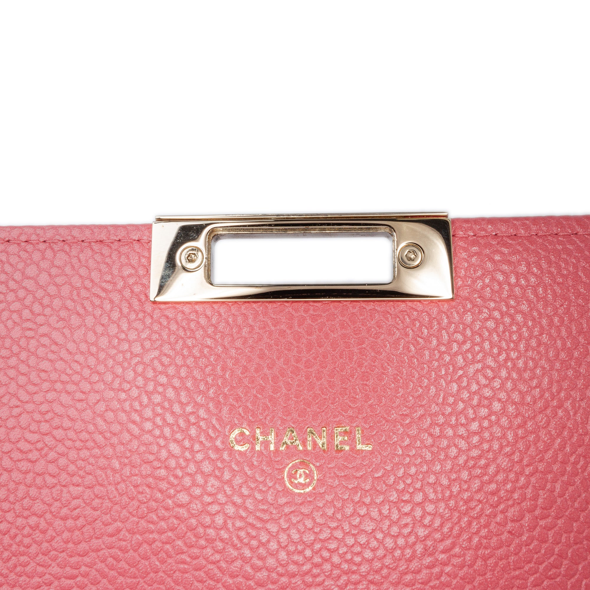 Quilted Caviar Golden Class Wallet On Chain
