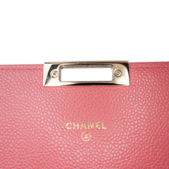 Quilted Caviar Golden Class Wallet On Chain