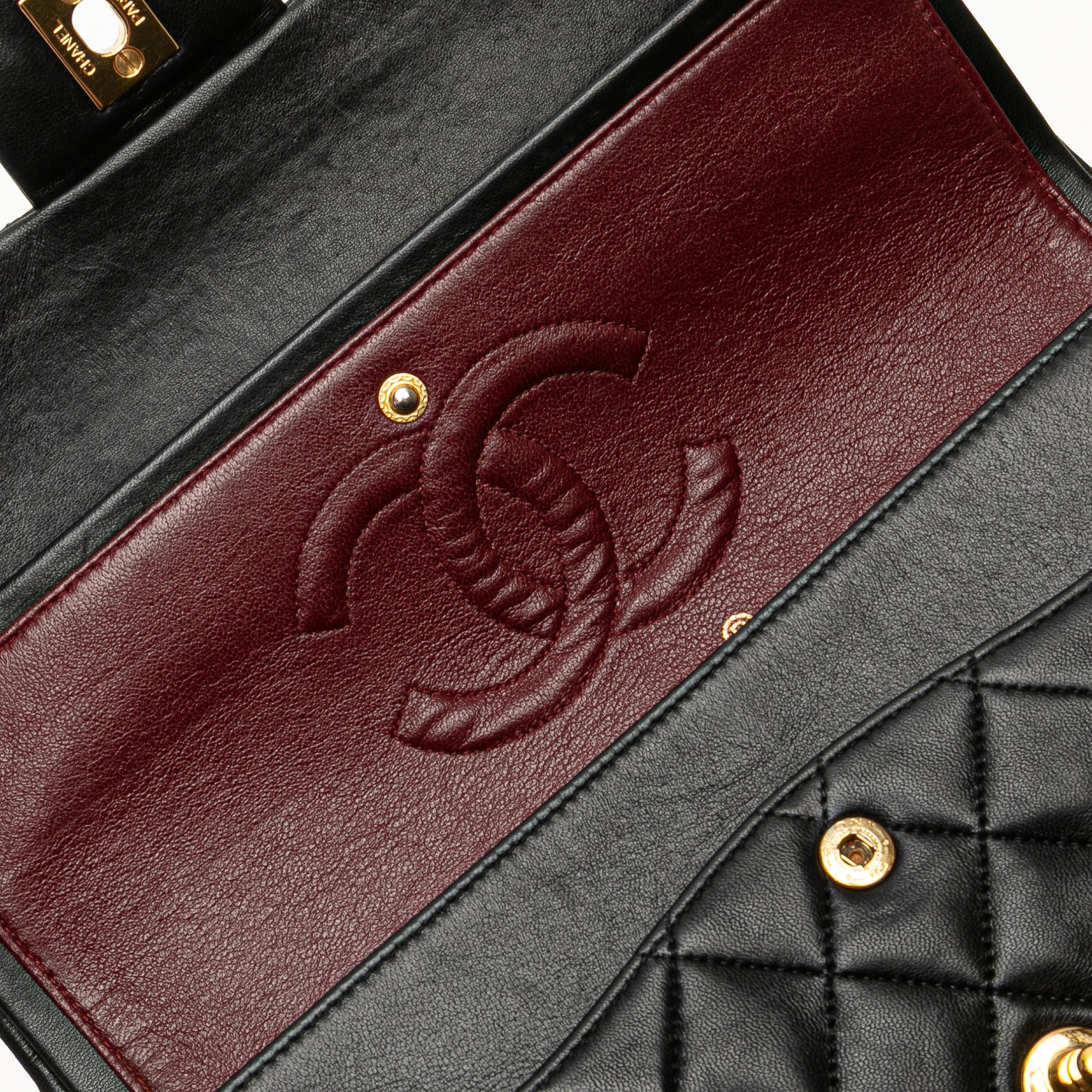 Medium Classic Lambskin Double Flap
