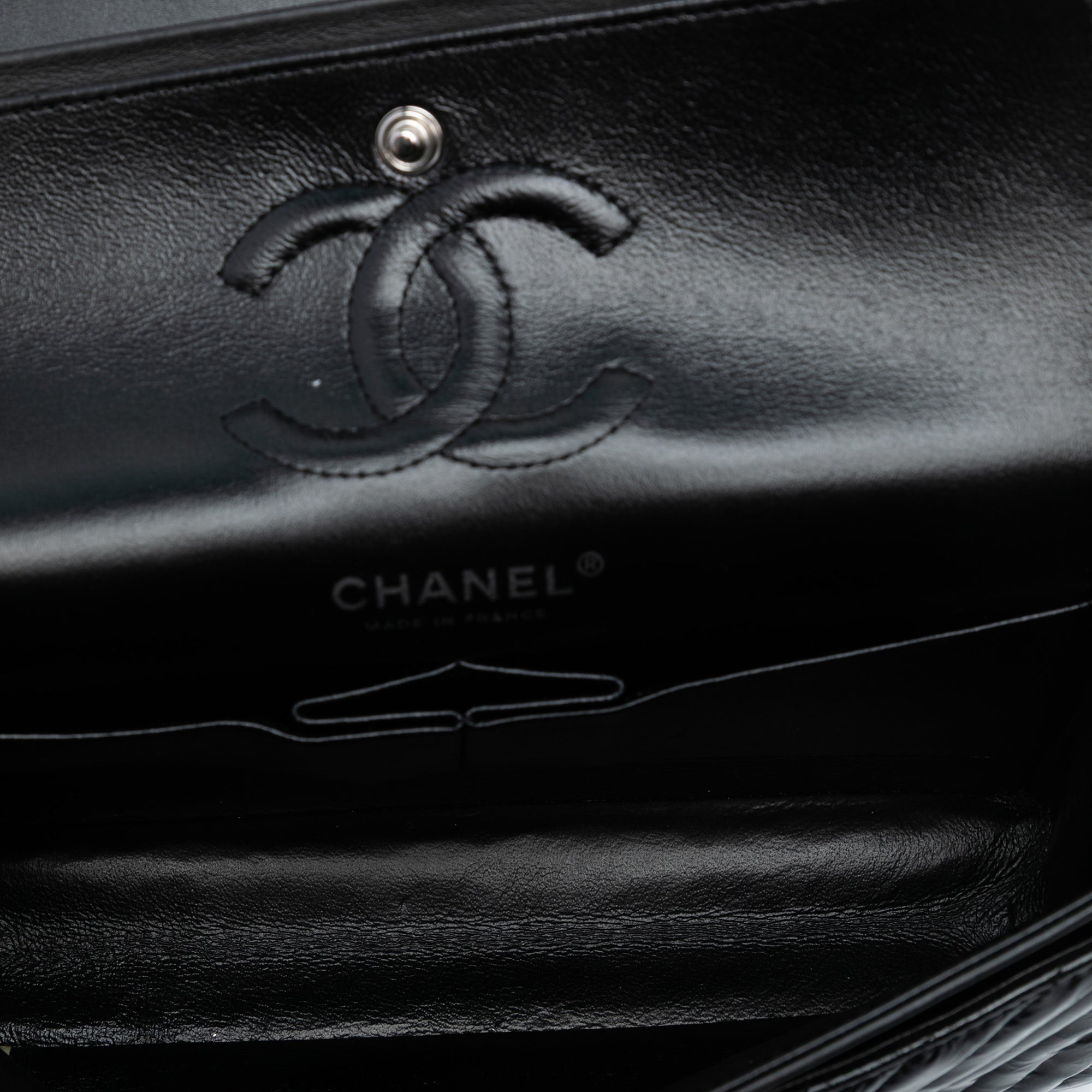 Small Classic Chevron Patent So Black Double Flap