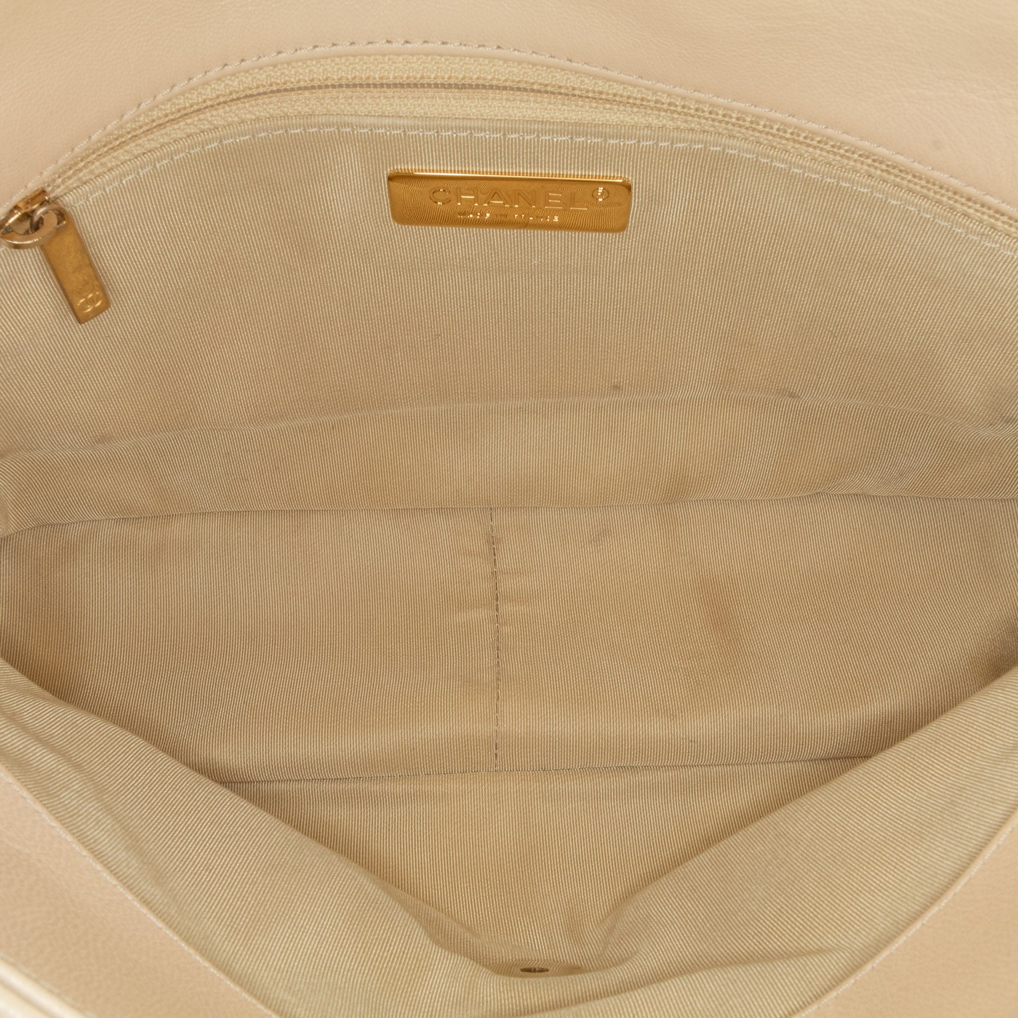 Large Lambskin 19 Flap_4