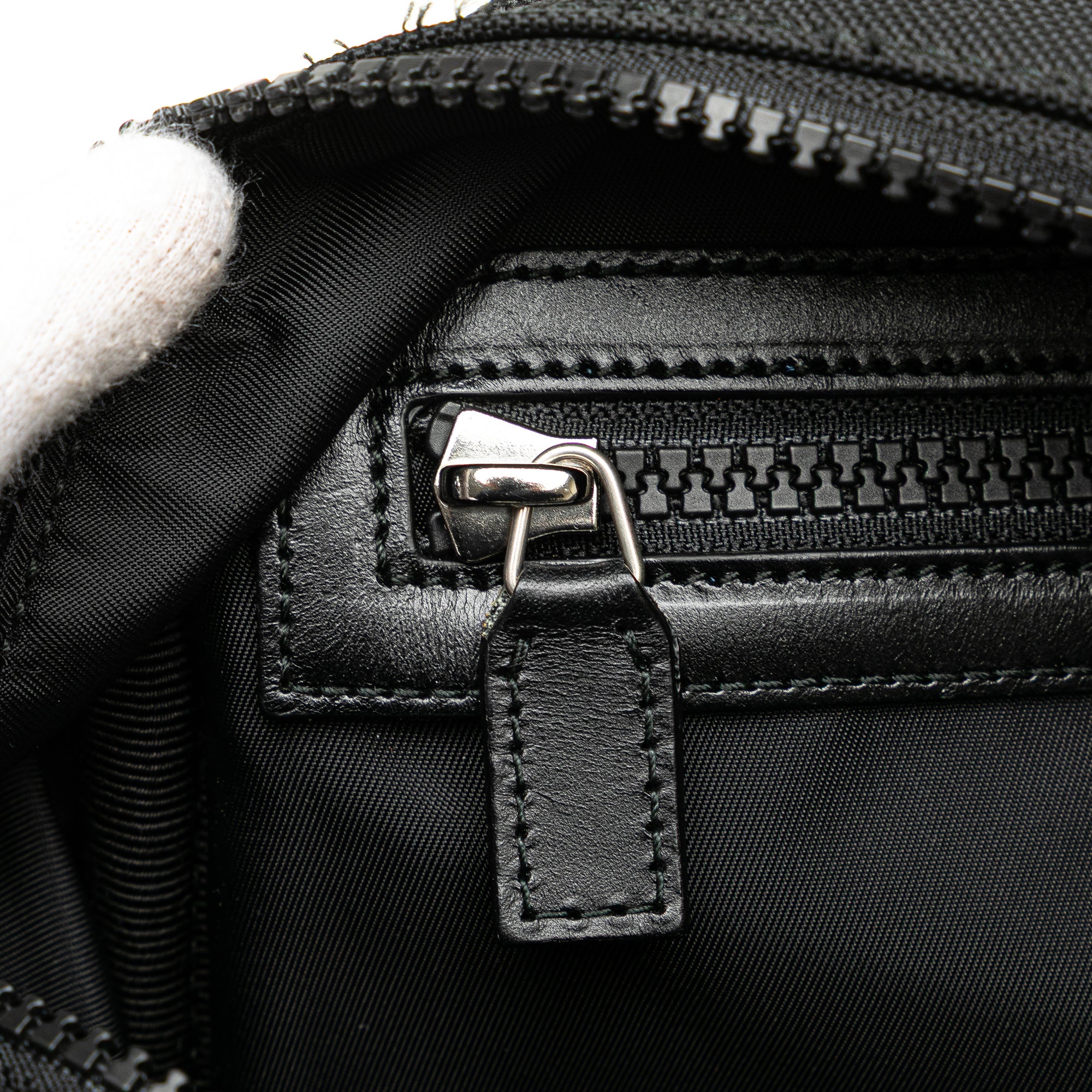 Techno Canvas Web L Aveugle Par Amour Embroidered Belt Bag