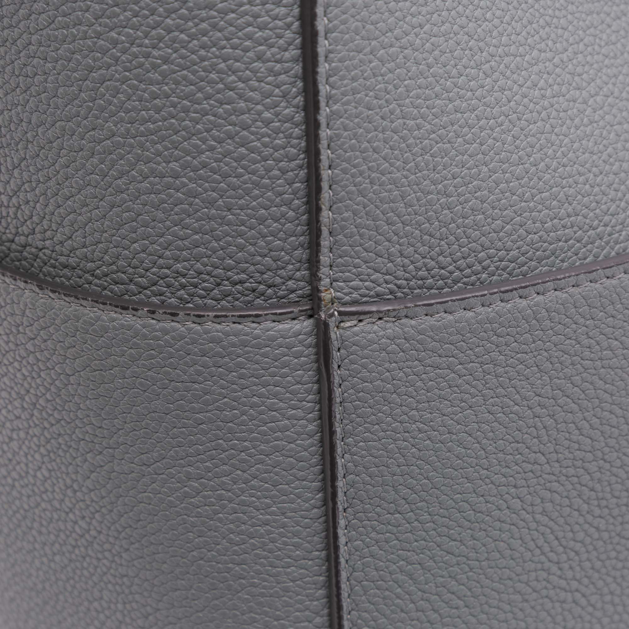 Medium Leather Seau Sangle Bucket Bag