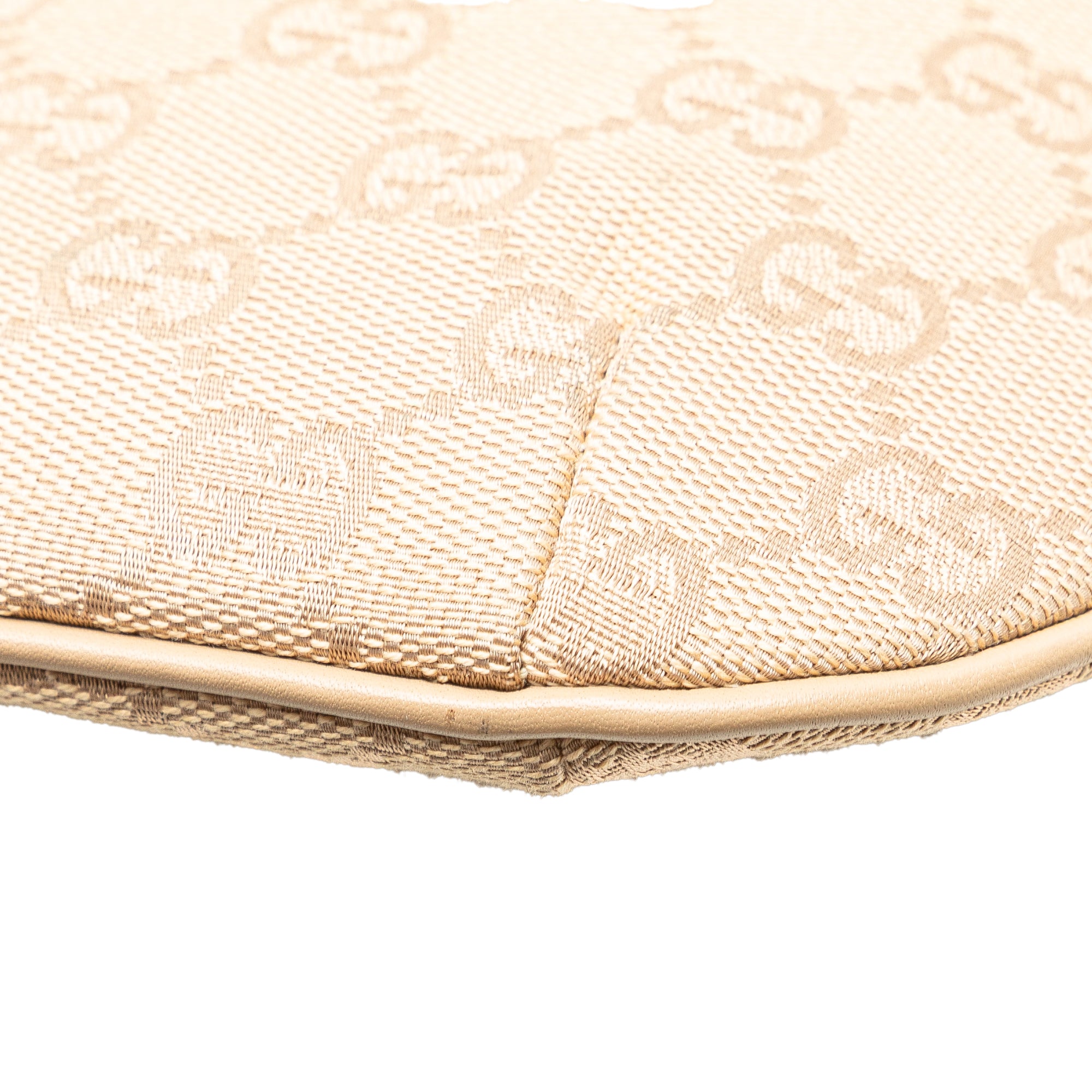 GG Canvas Shoulder Bag