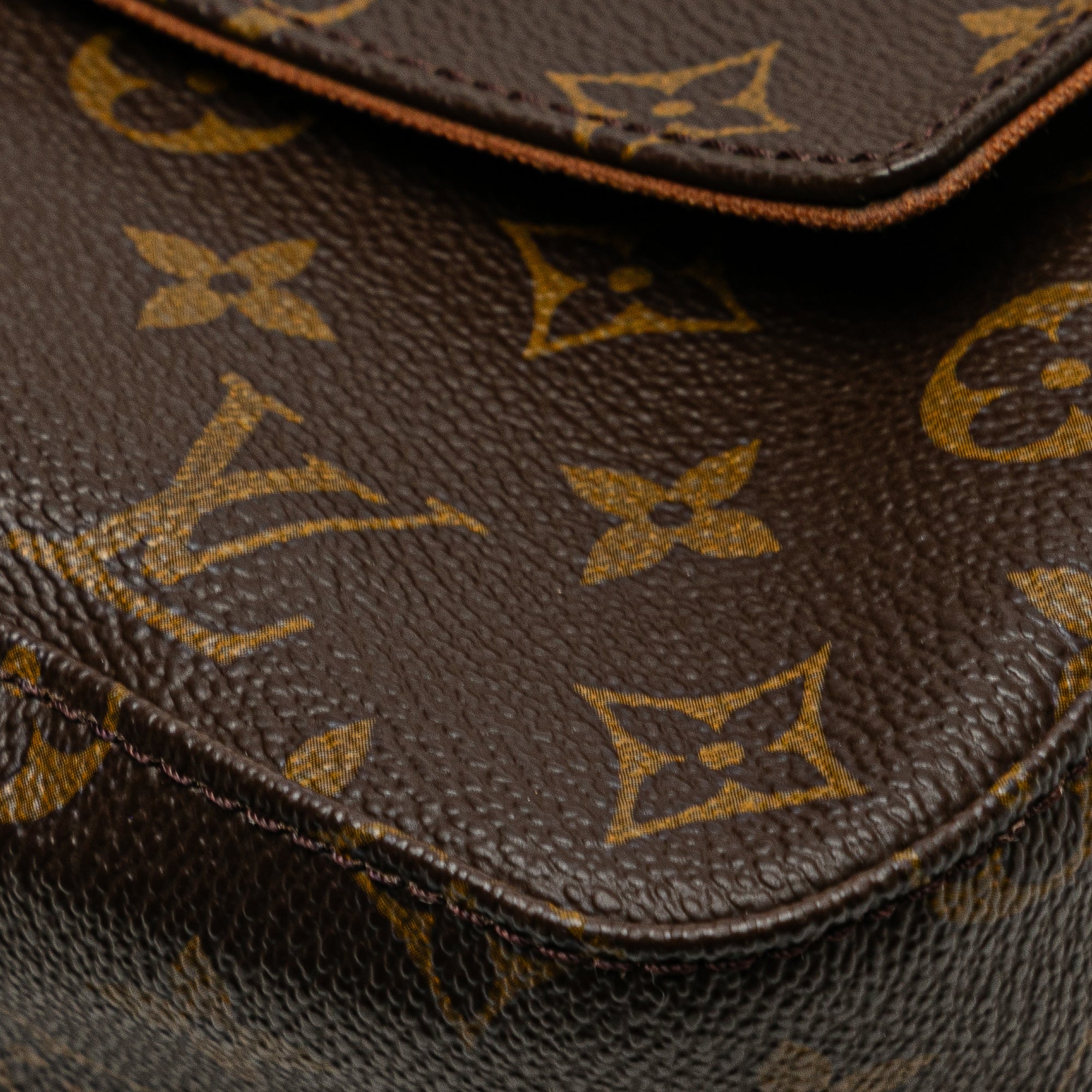 Monogram Mini Looping