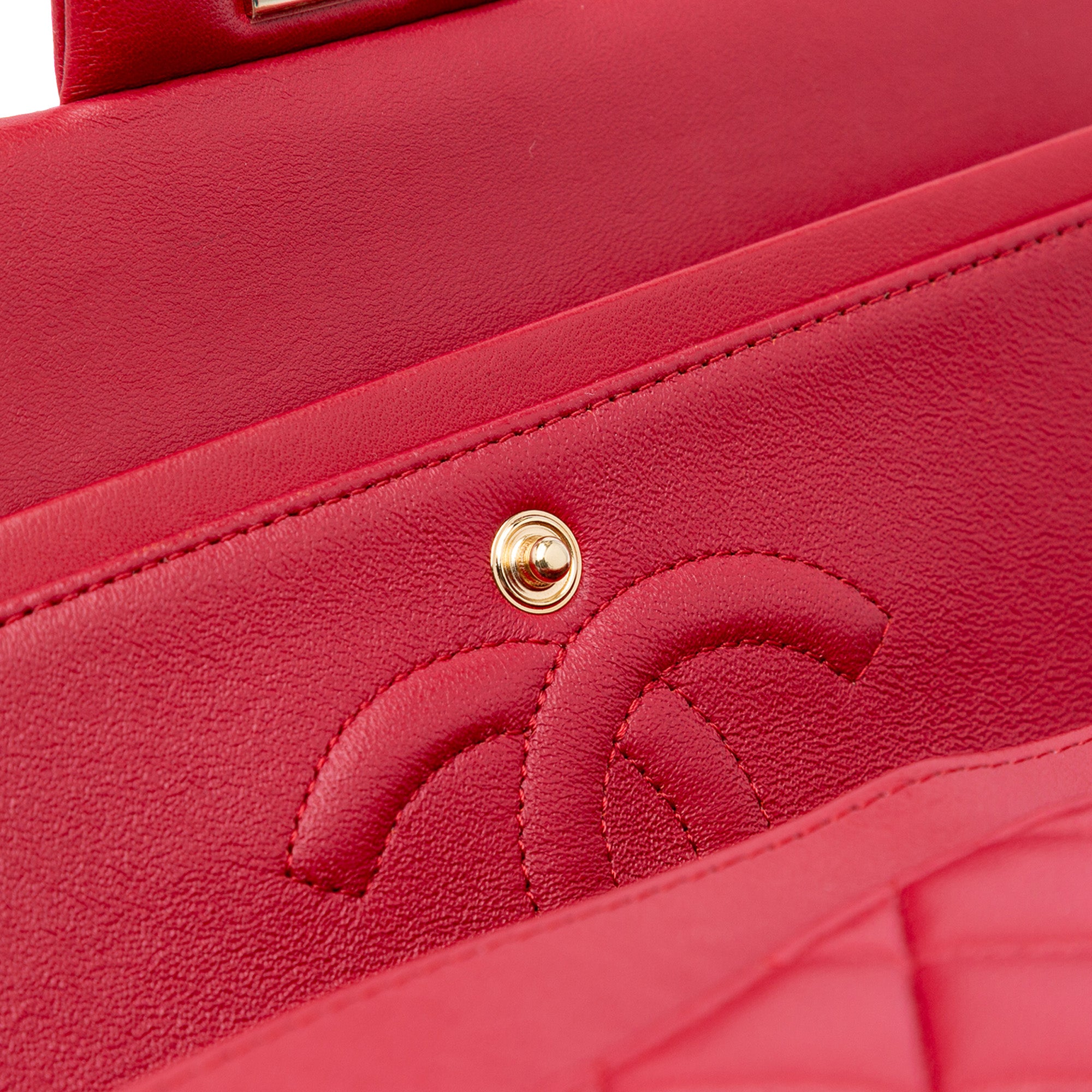 Medium Classic Lambskin Double Flap
