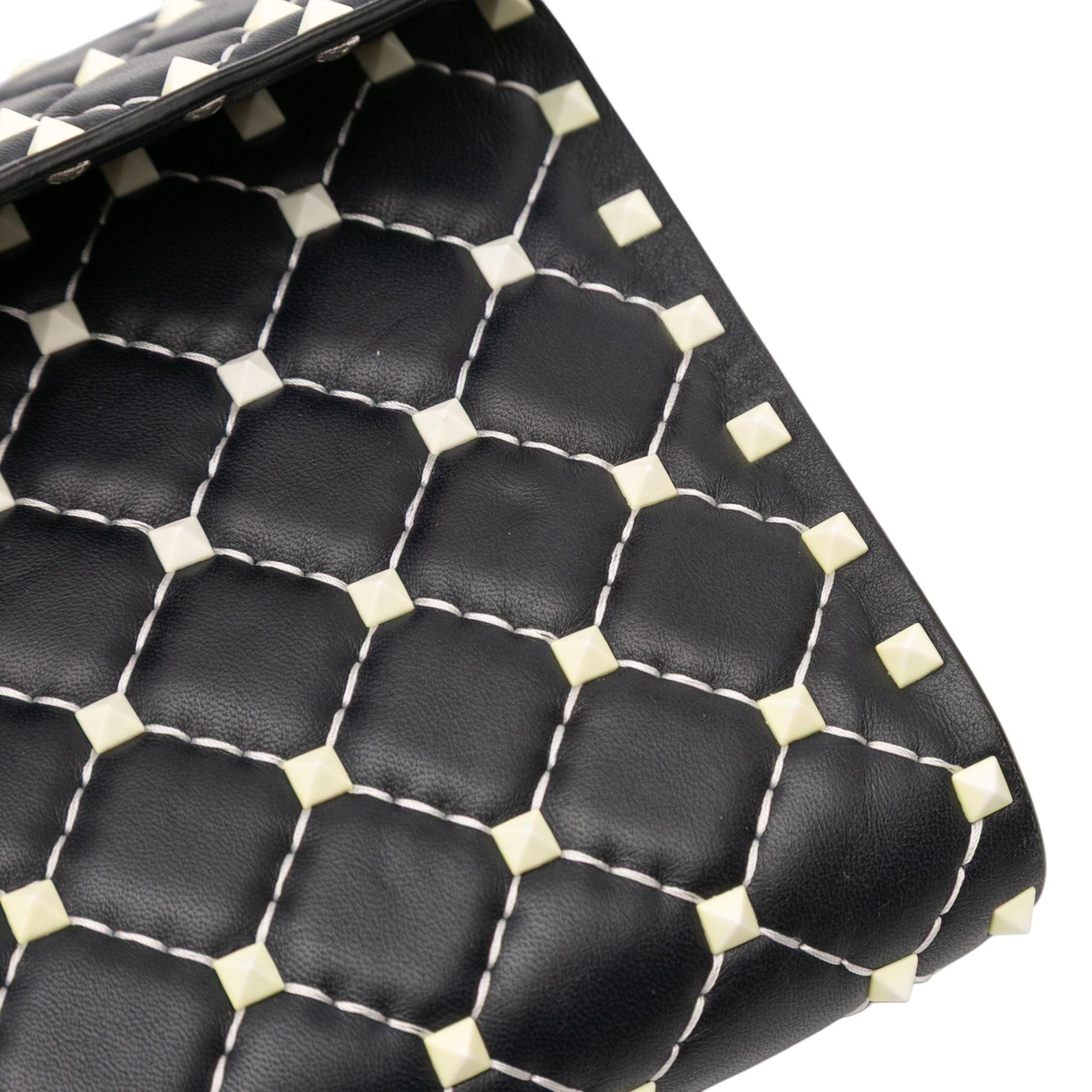 Quilted Lambskin Free Rockstud Spike Wallet On Chain