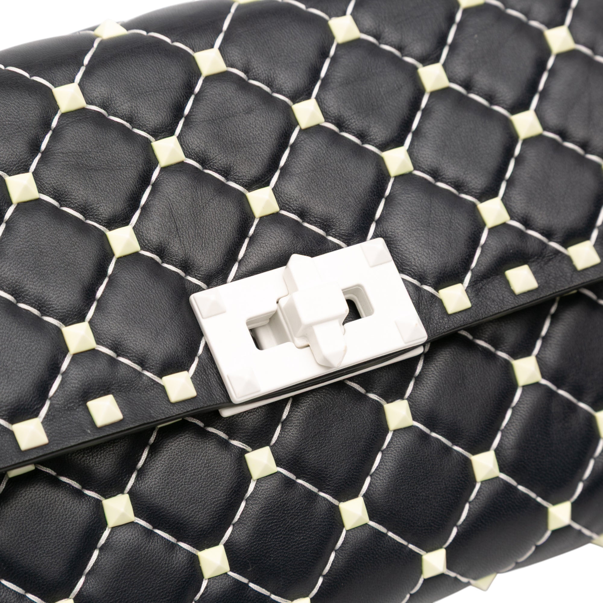 Quilted Lambskin Free Rockstud Spike Wallet On Chain