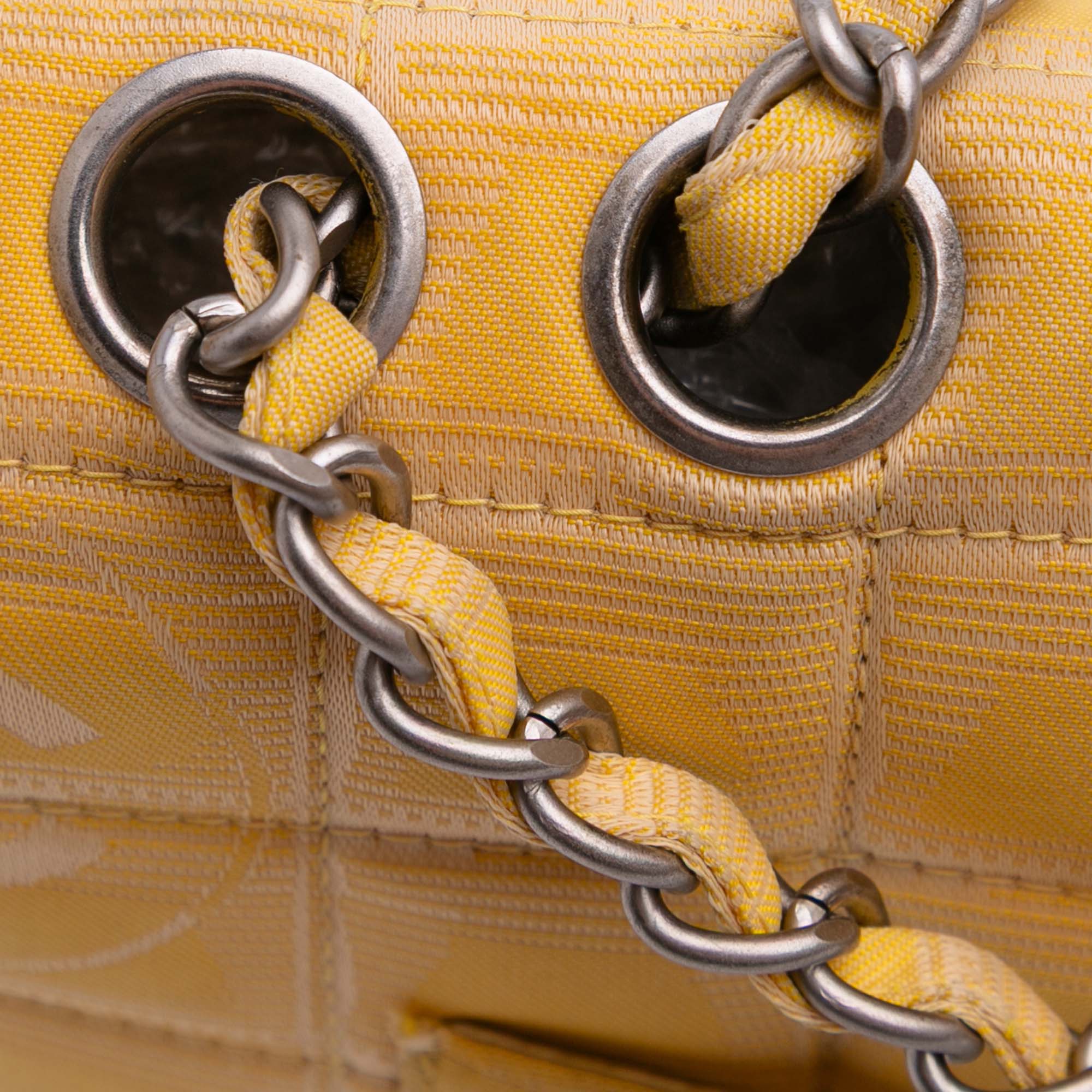Medium New Travel Line Nylon Single Flap