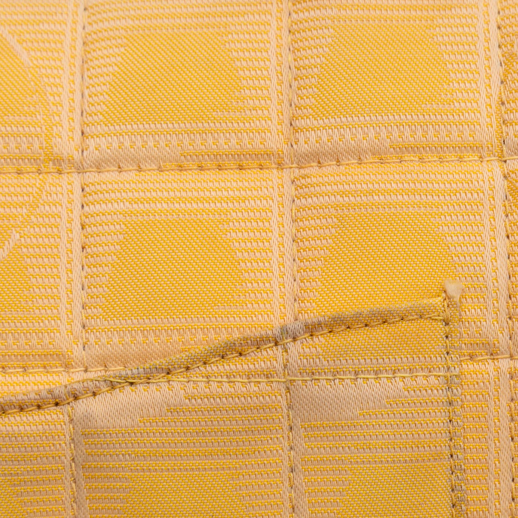 Medium New Travel Line Nylon Single Flap