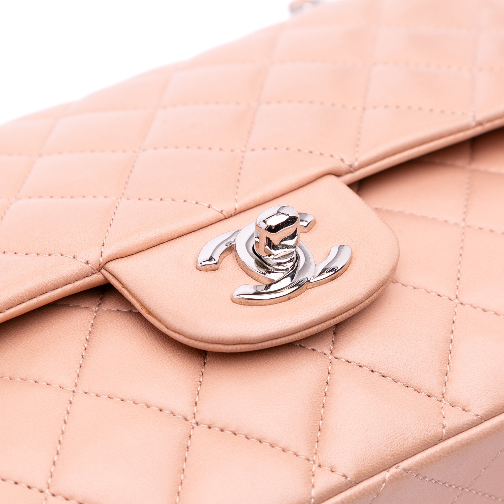 Medium Classic Lambskin Double Flap