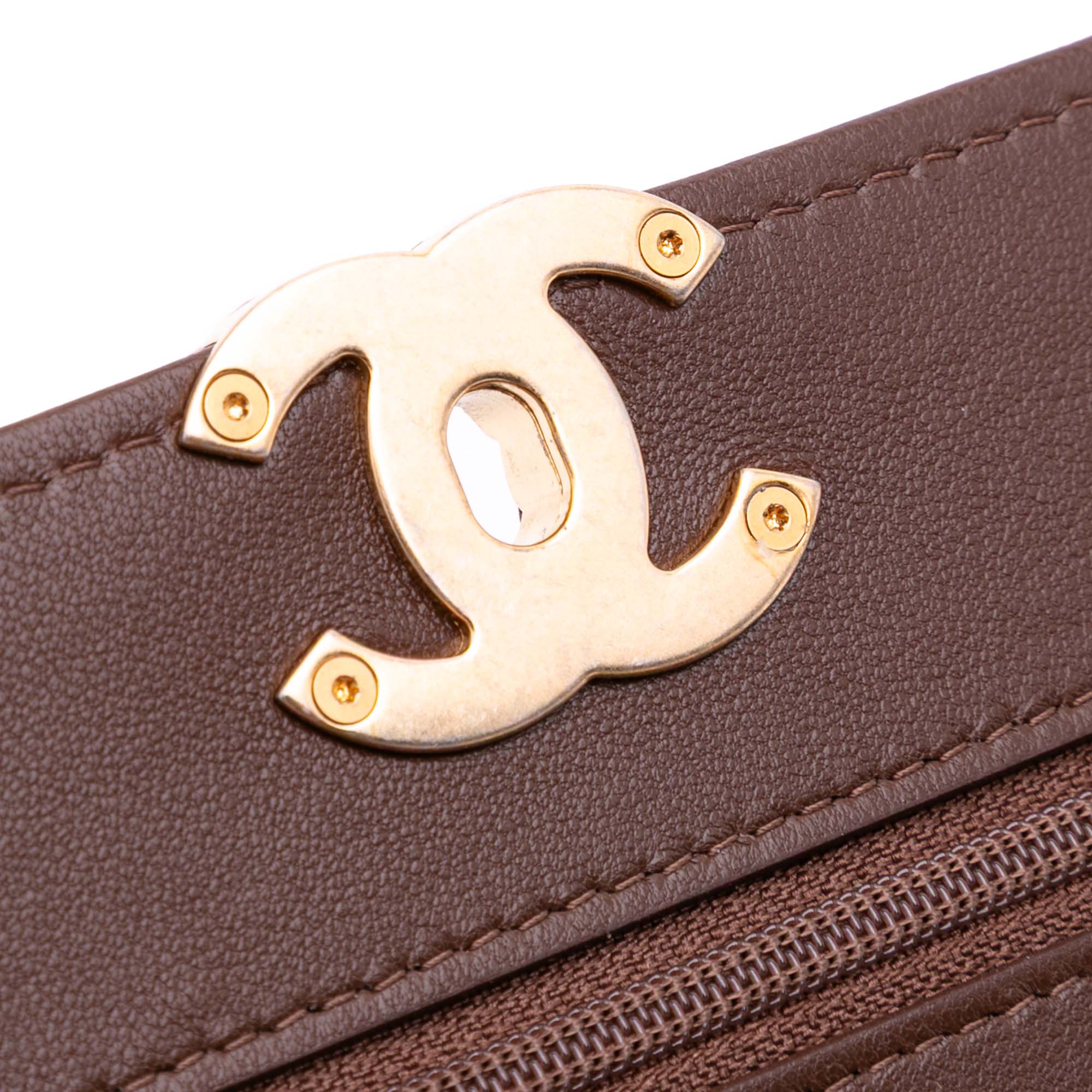 Quilted Lambskin 19 Wallet on Chain