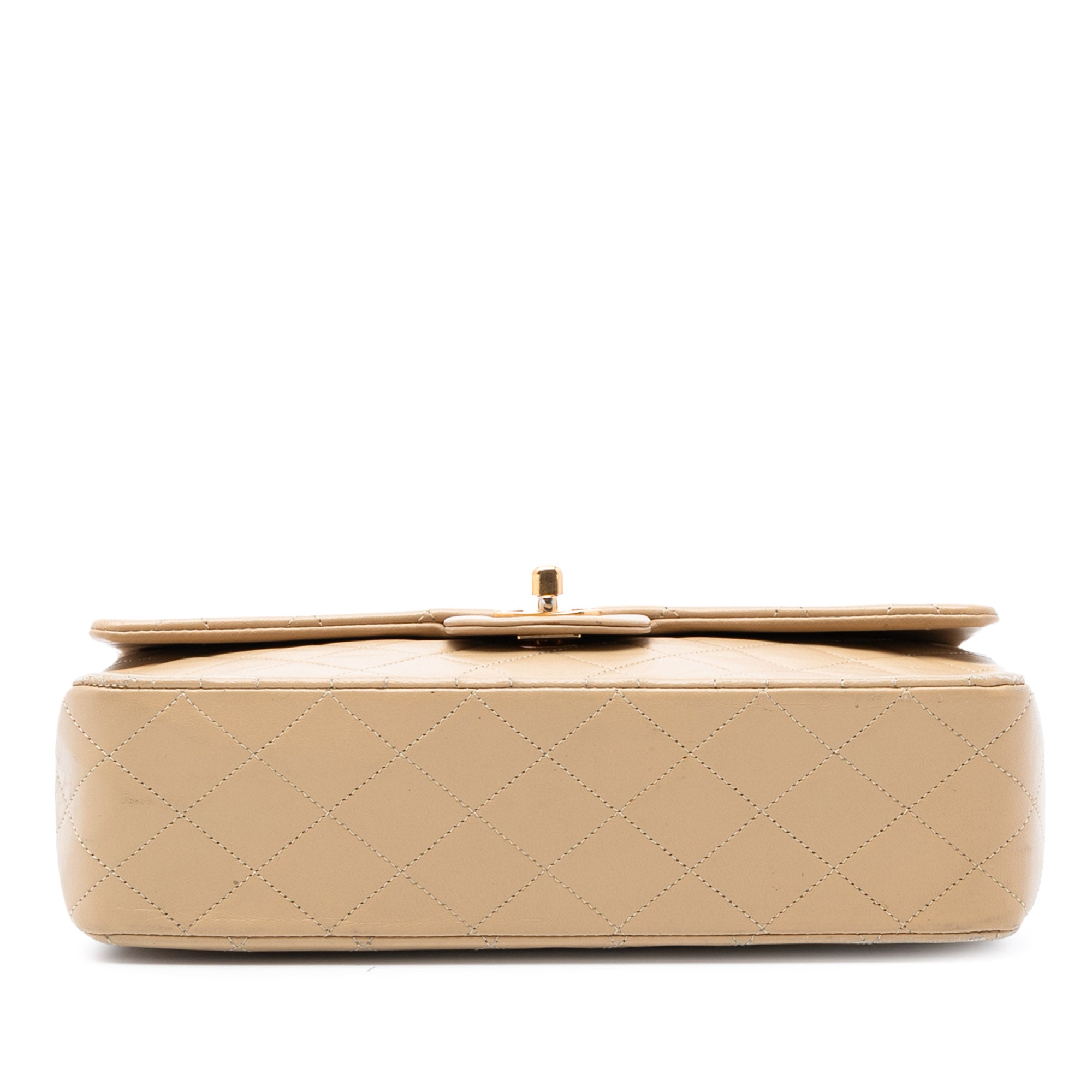 Medium Classic Lambskin Single Flap