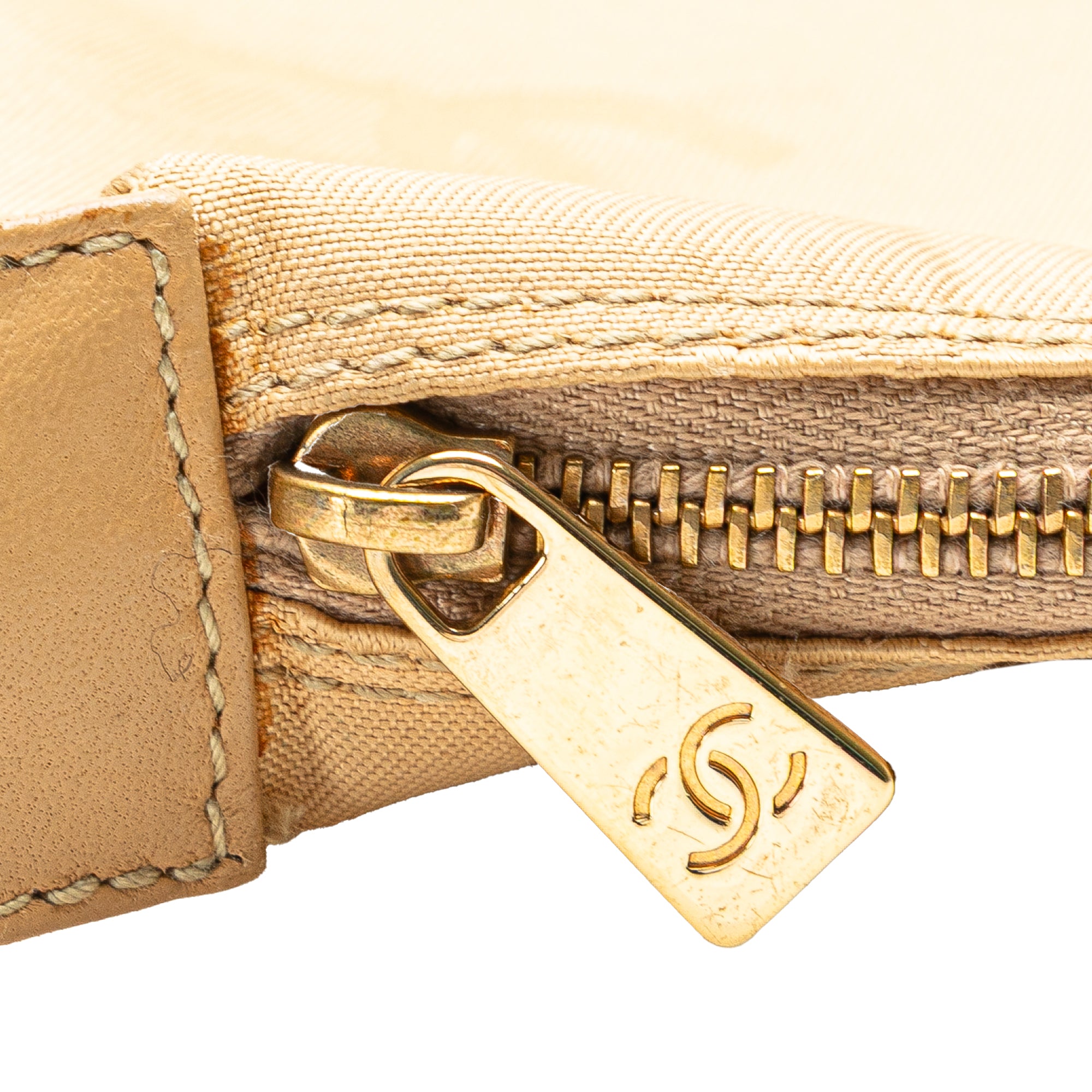 CC Chevron Quilted Lambskin Chain Shoulder Bag
