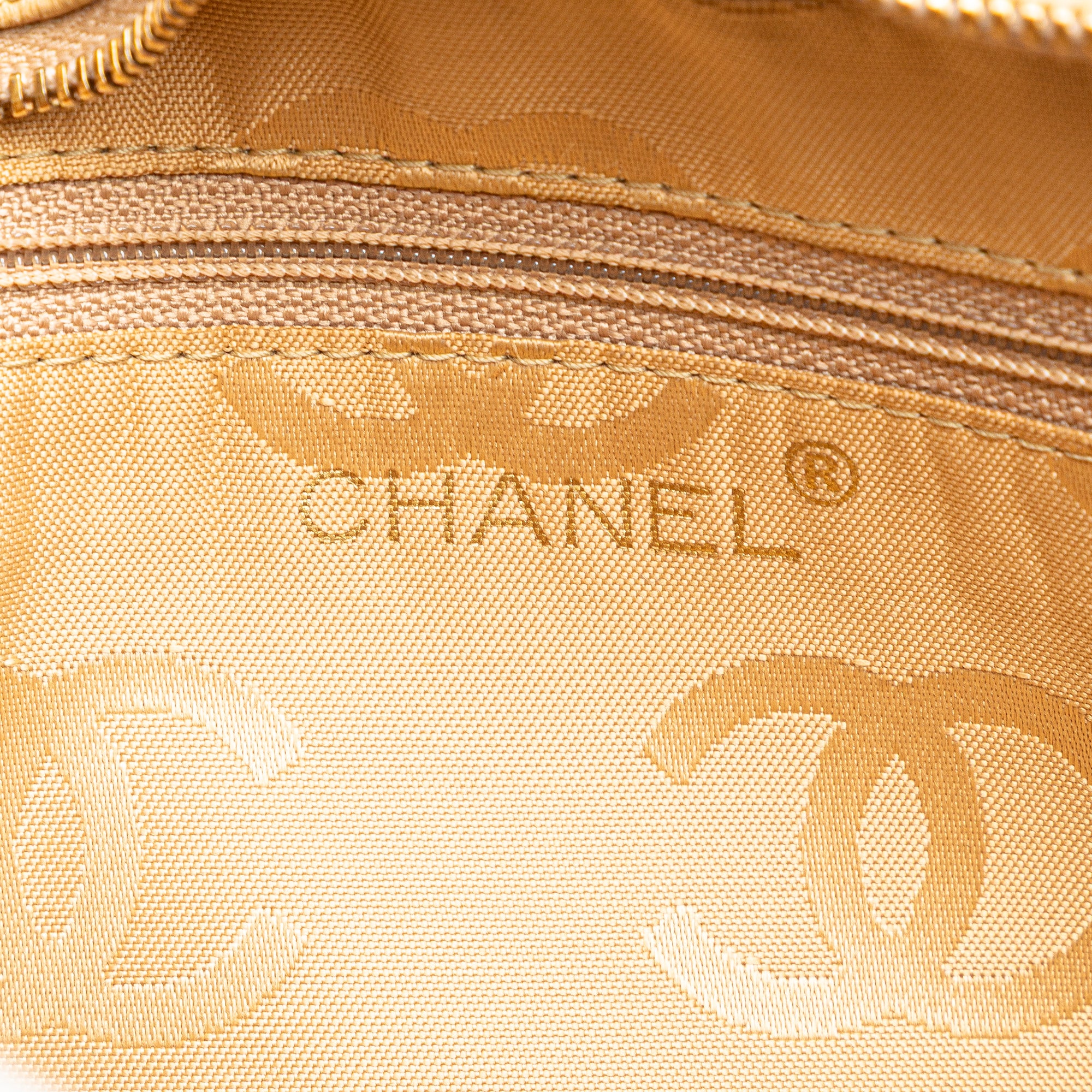 CC Chevron Quilted Lambskin Chain Shoulder Bag