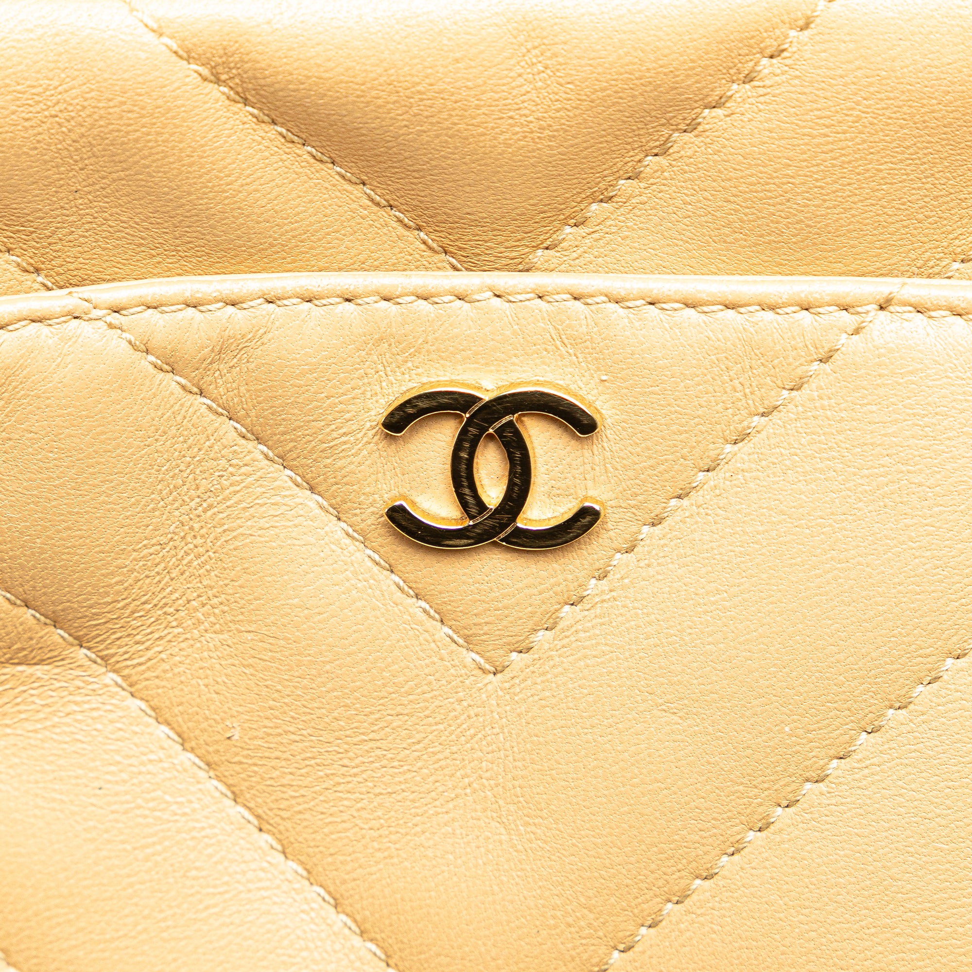 CC Chevron Quilted Lambskin Chain Shoulder Bag