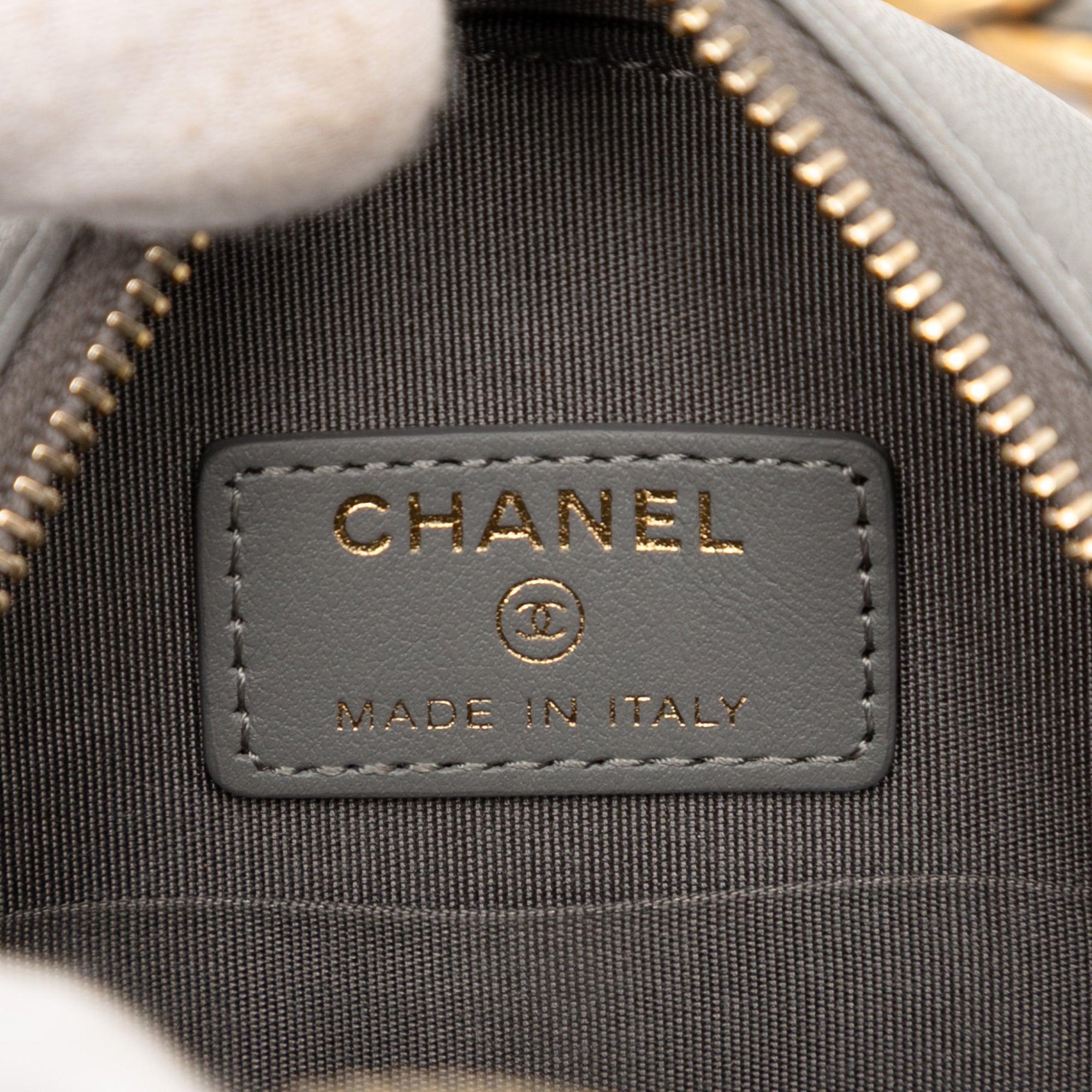 Lambskin 19 Round Clutch with Chain