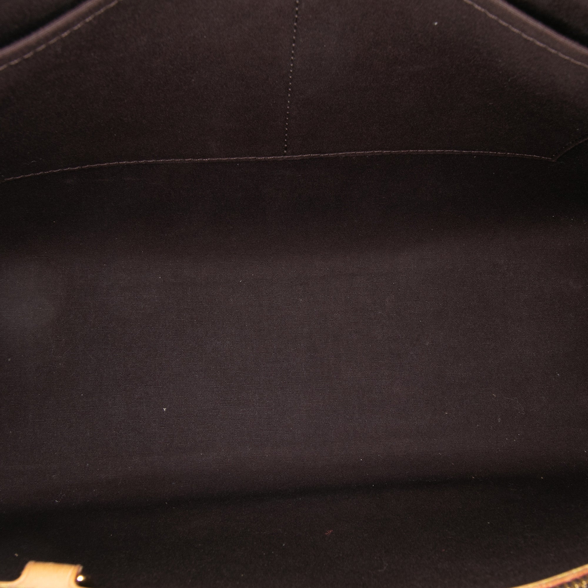 Monogram Vernis Brea MM