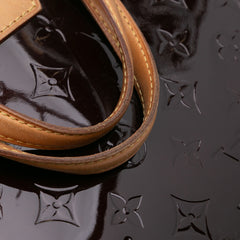 Monogram Vernis Brea MM