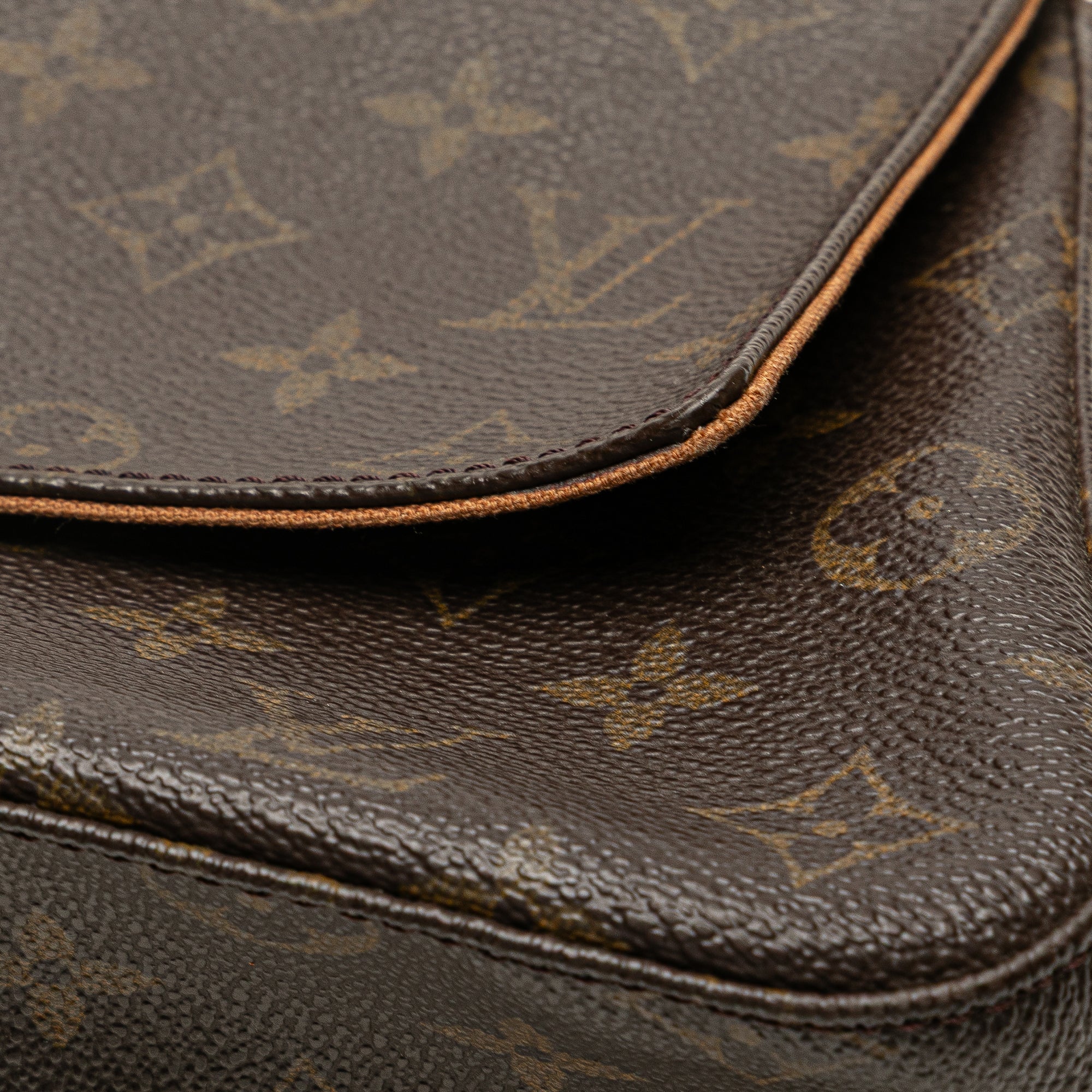 Monogram Mini Looping
